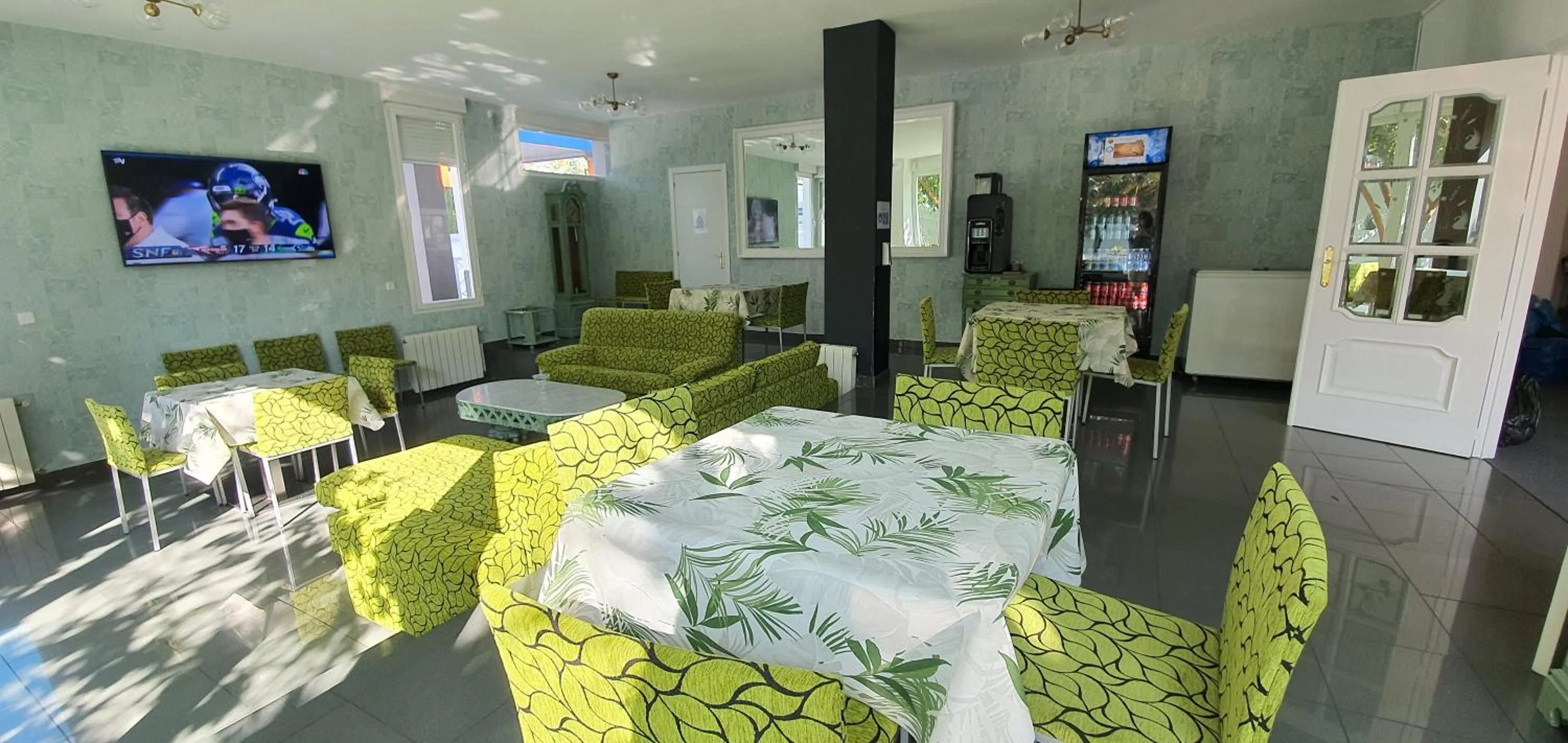 Lounge or bar in Hostal Escala Suites