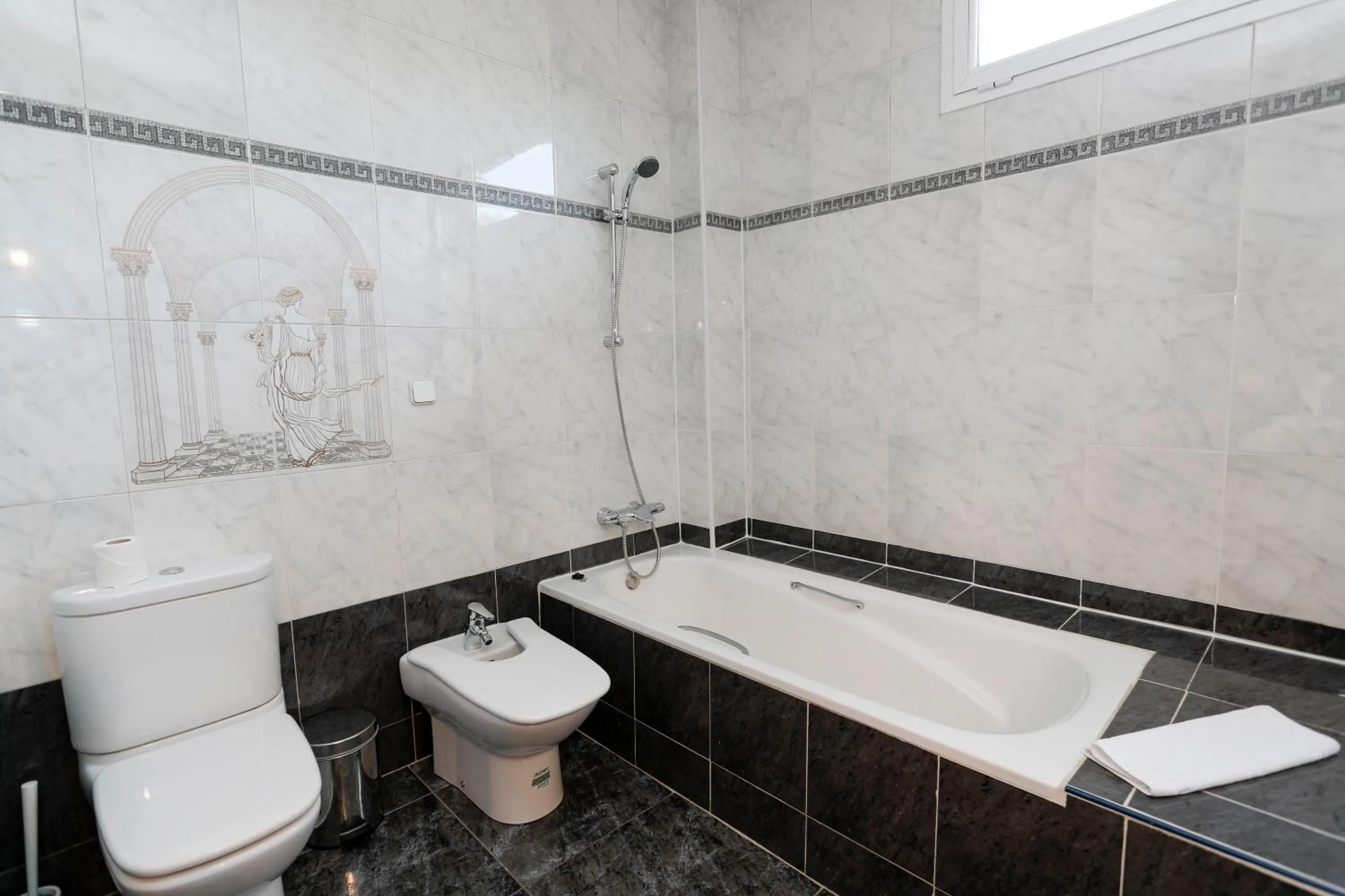 Bathroom in Hostal Escala Suites