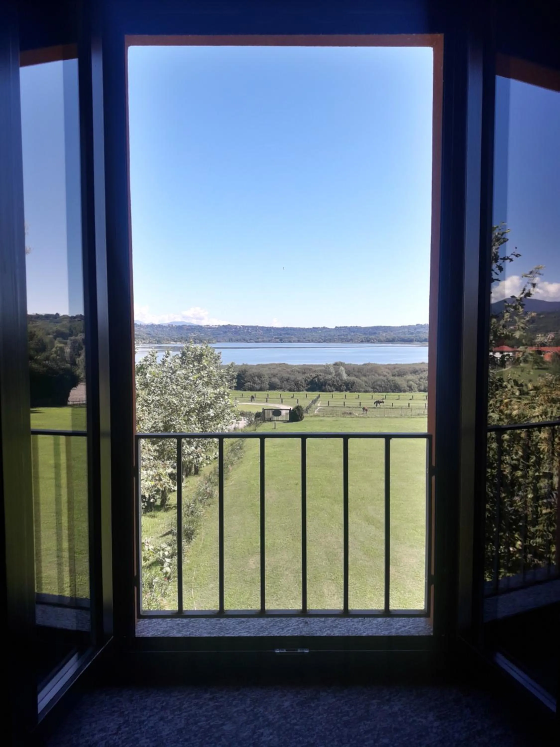 Lake view in Equirelais