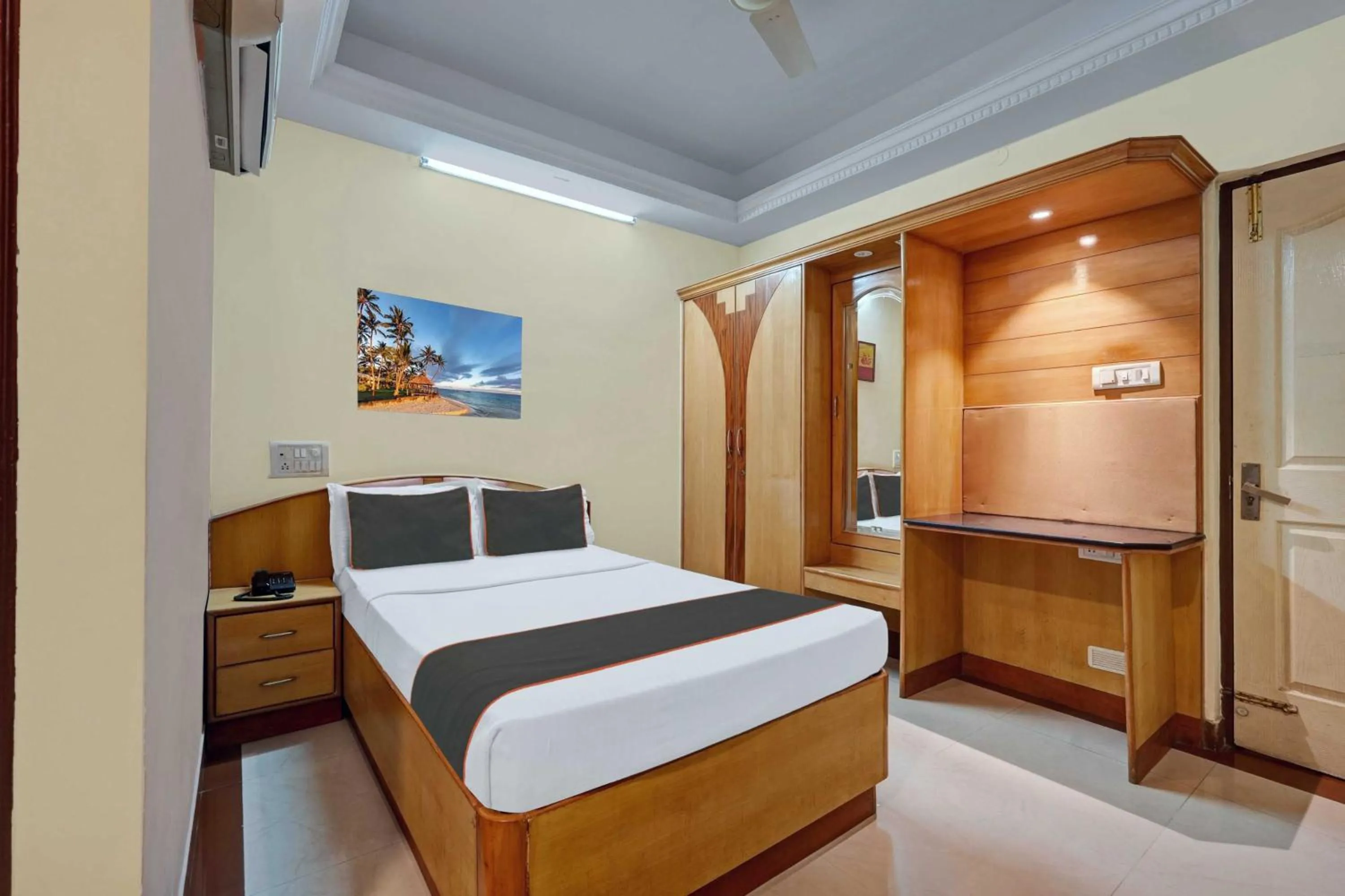 Bedroom, Bed in Hotel O Bangalore Royal Meenakshi Mall