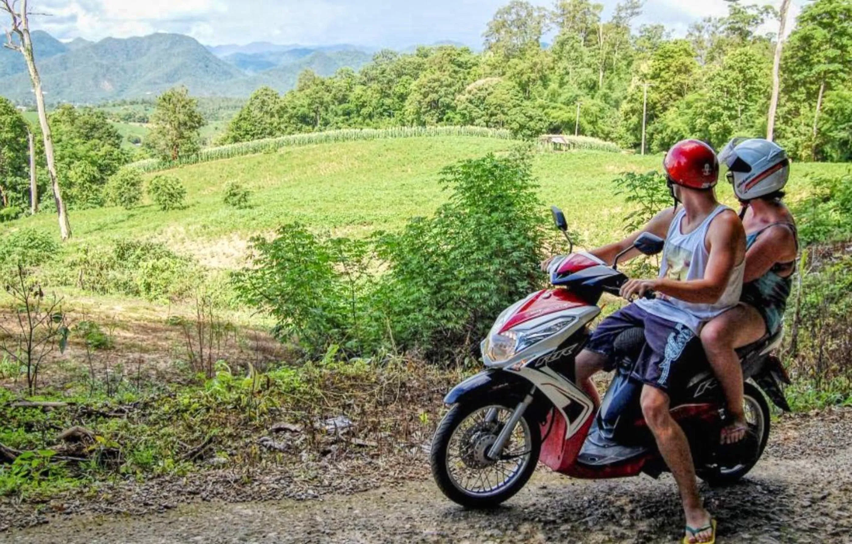 Hiking in Happy Vikings - Beachfront