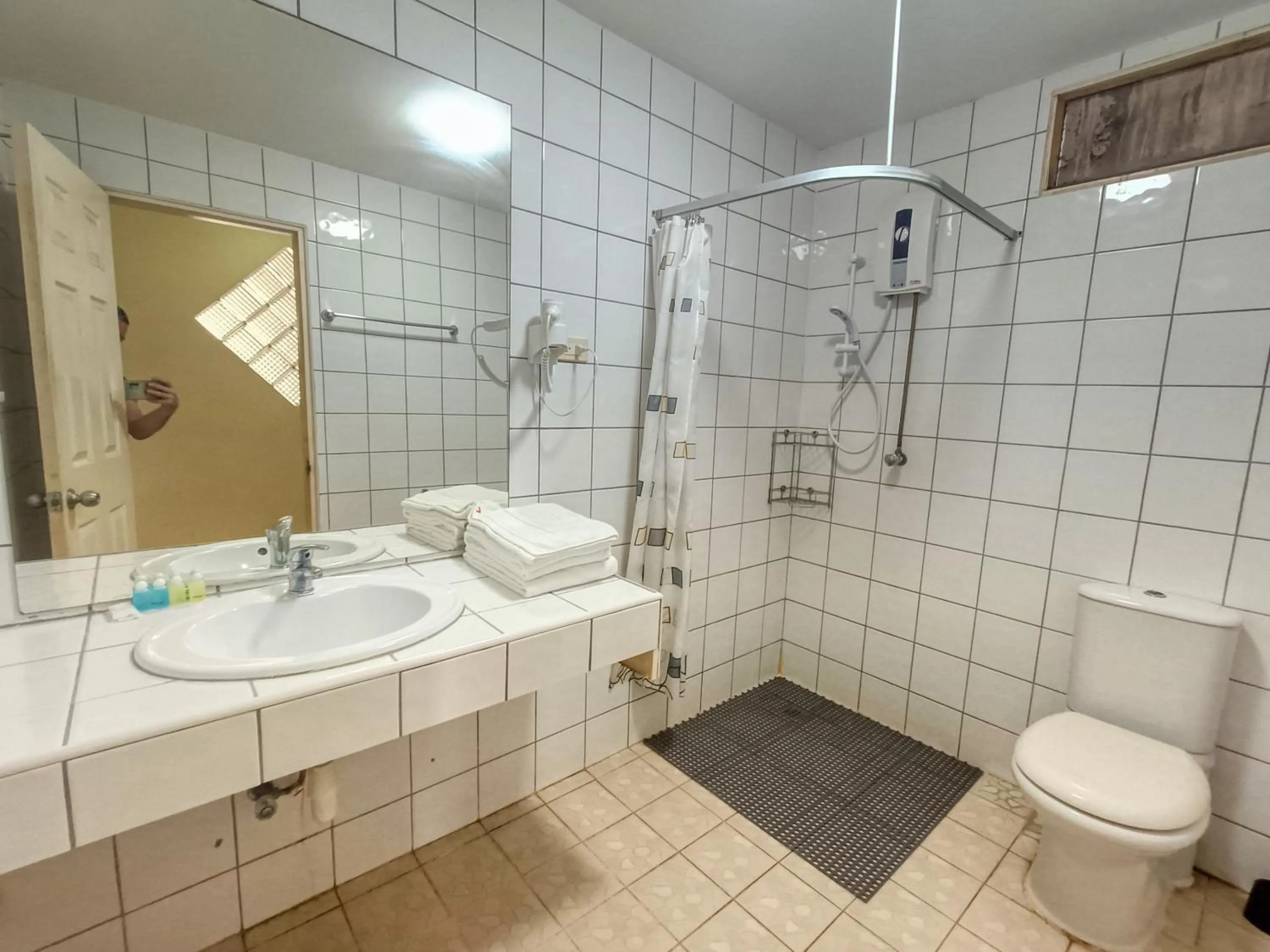 Shower in Happy Vikings - Beachfront