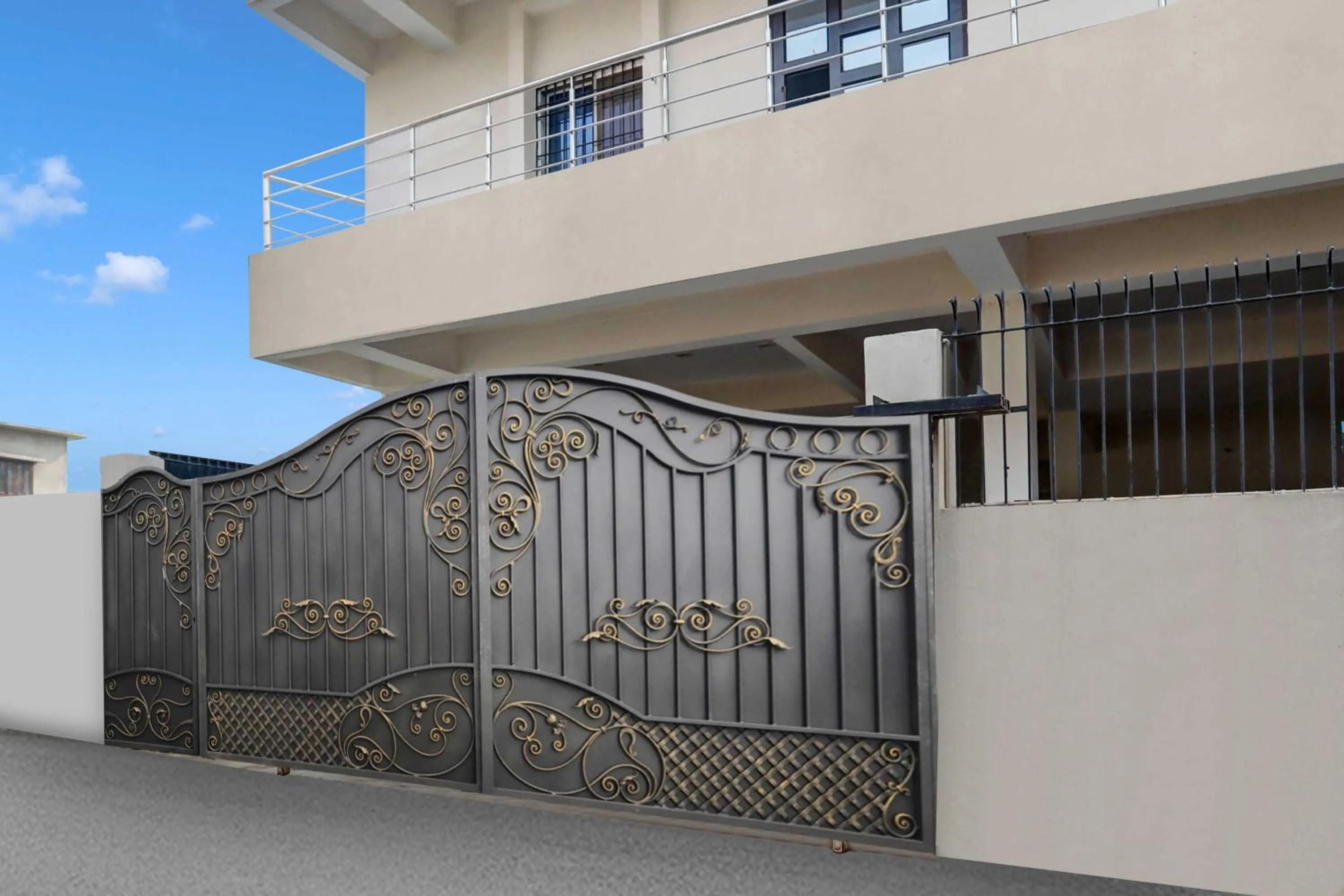 Facade/entrance in Hotel O Danapur Near Railway Station
