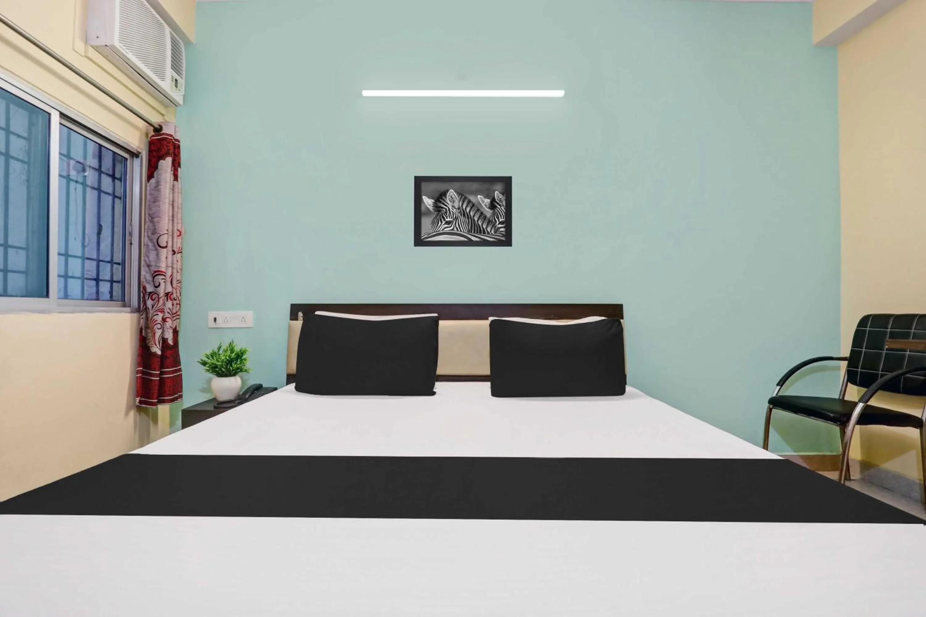 Bedroom, Bed in Hotel O Danapur Near Railway Station