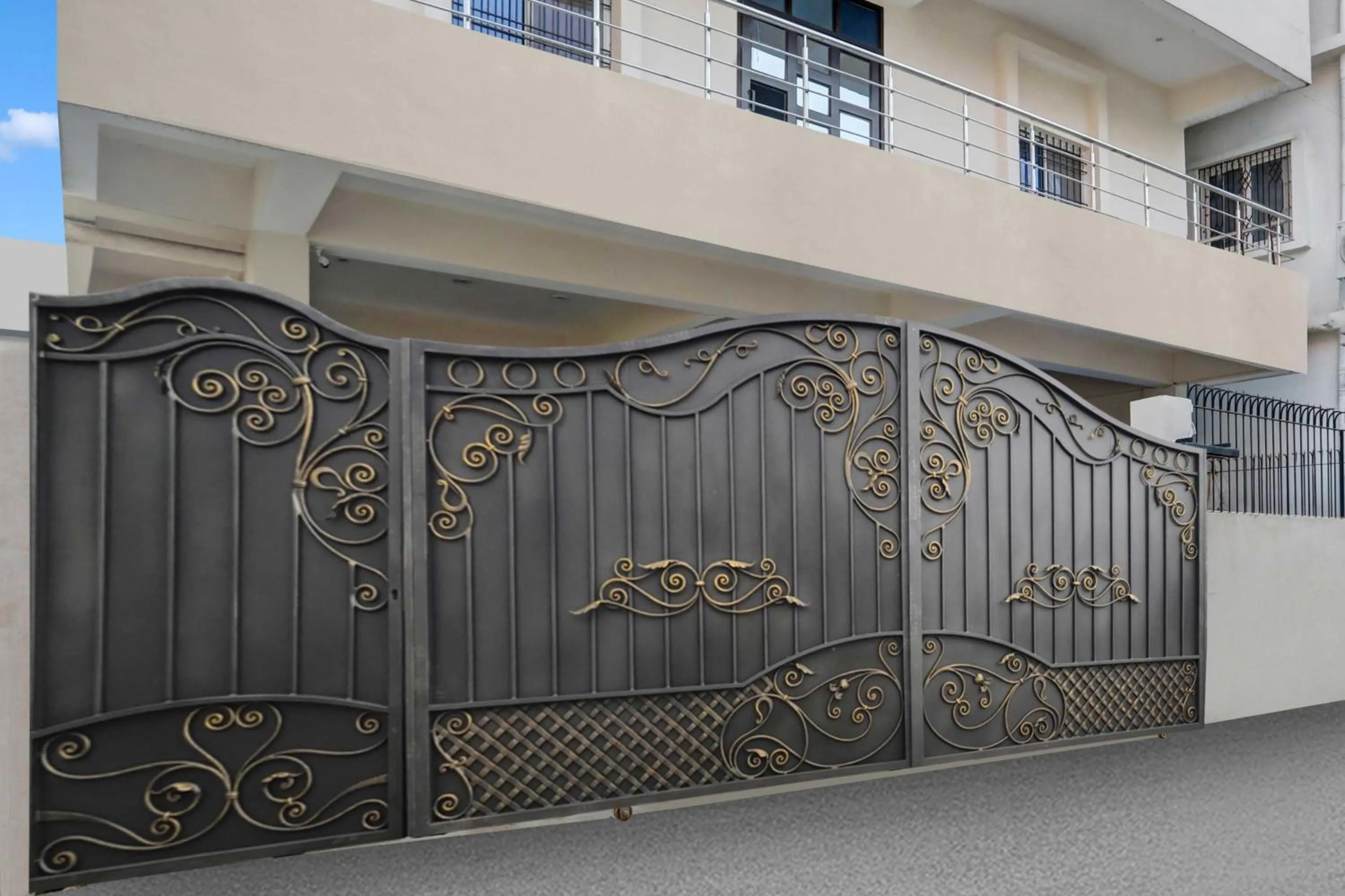 Facade/entrance in Hotel O Danapur Near Railway Station