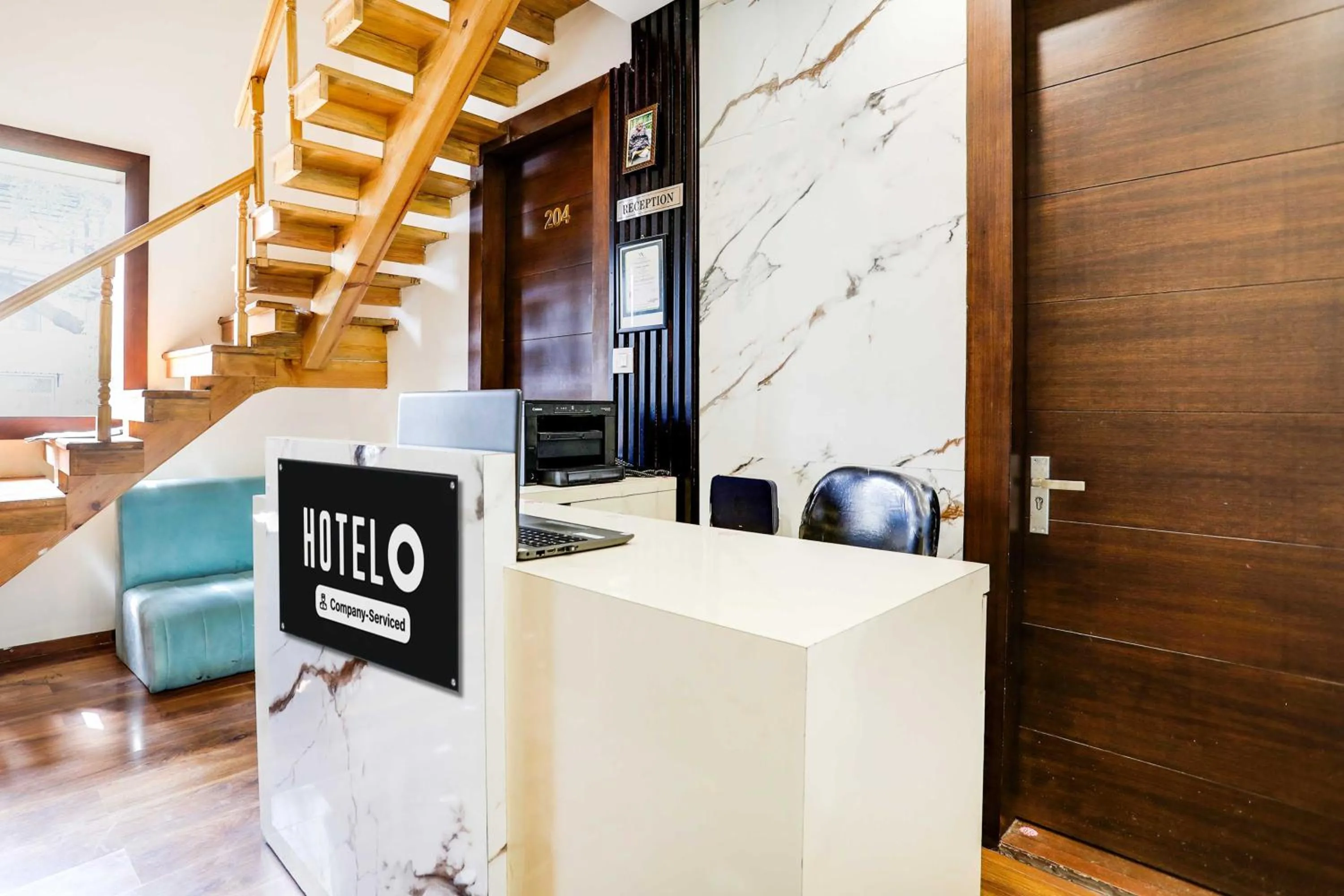 Lobby or reception in Hotel O Nainital Eco Cave Park