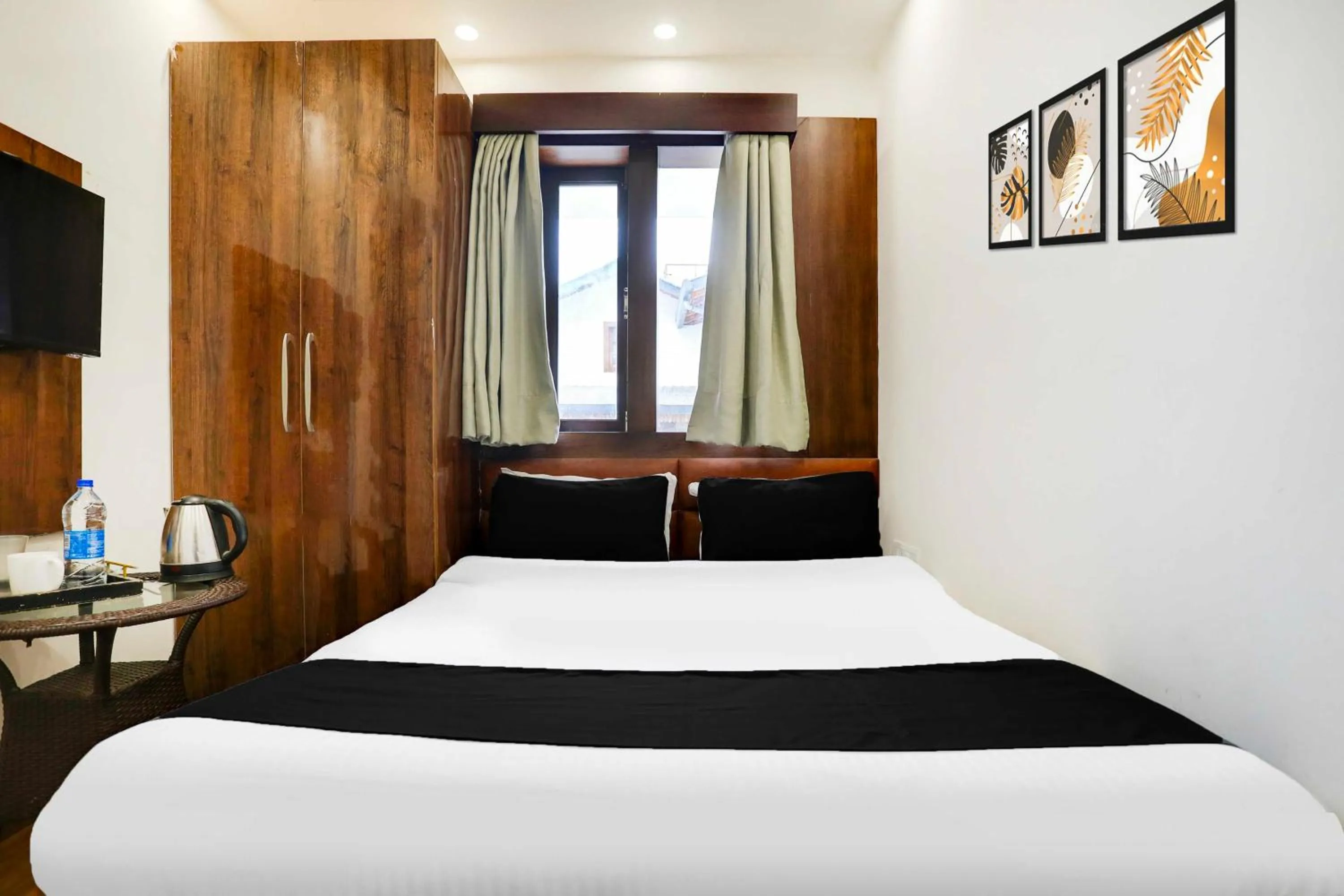 Bedroom, Bed in Hotel O Nainital Eco Cave Park