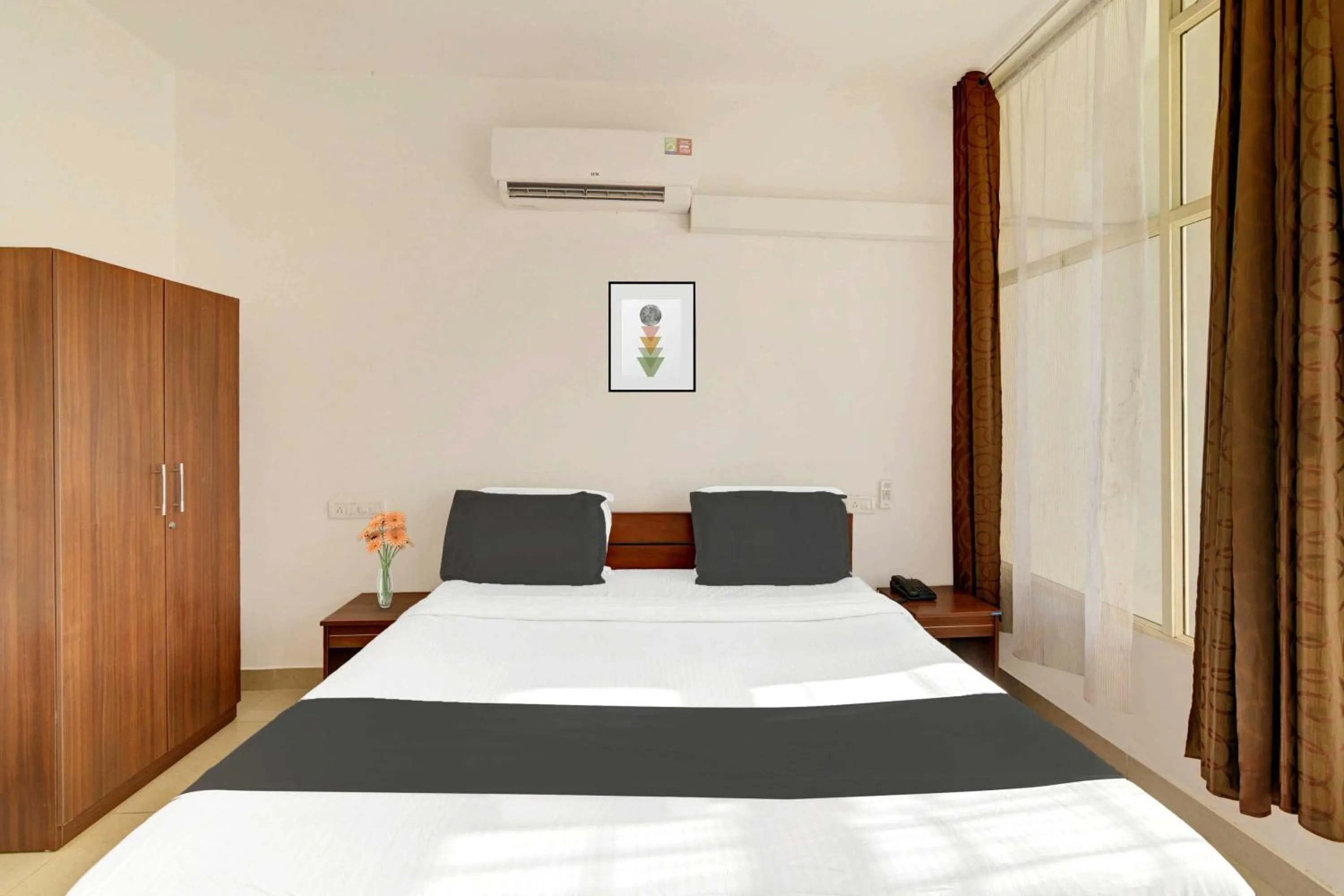 Bedroom, Bed in Hotel O KSRTC Madikeri Bus Terminal