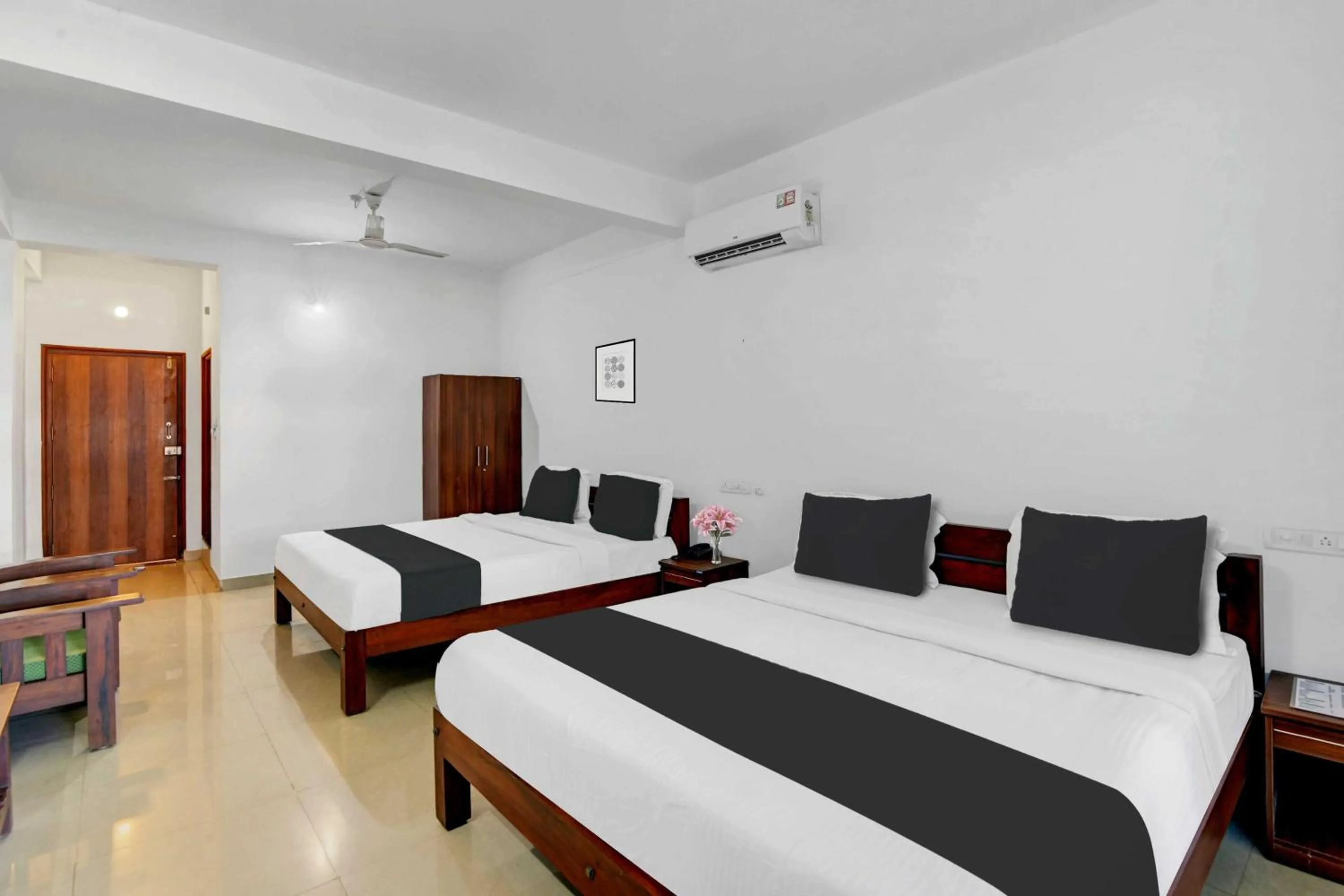 Bedroom, Bed in Hotel O KSRTC Madikeri Bus Terminal