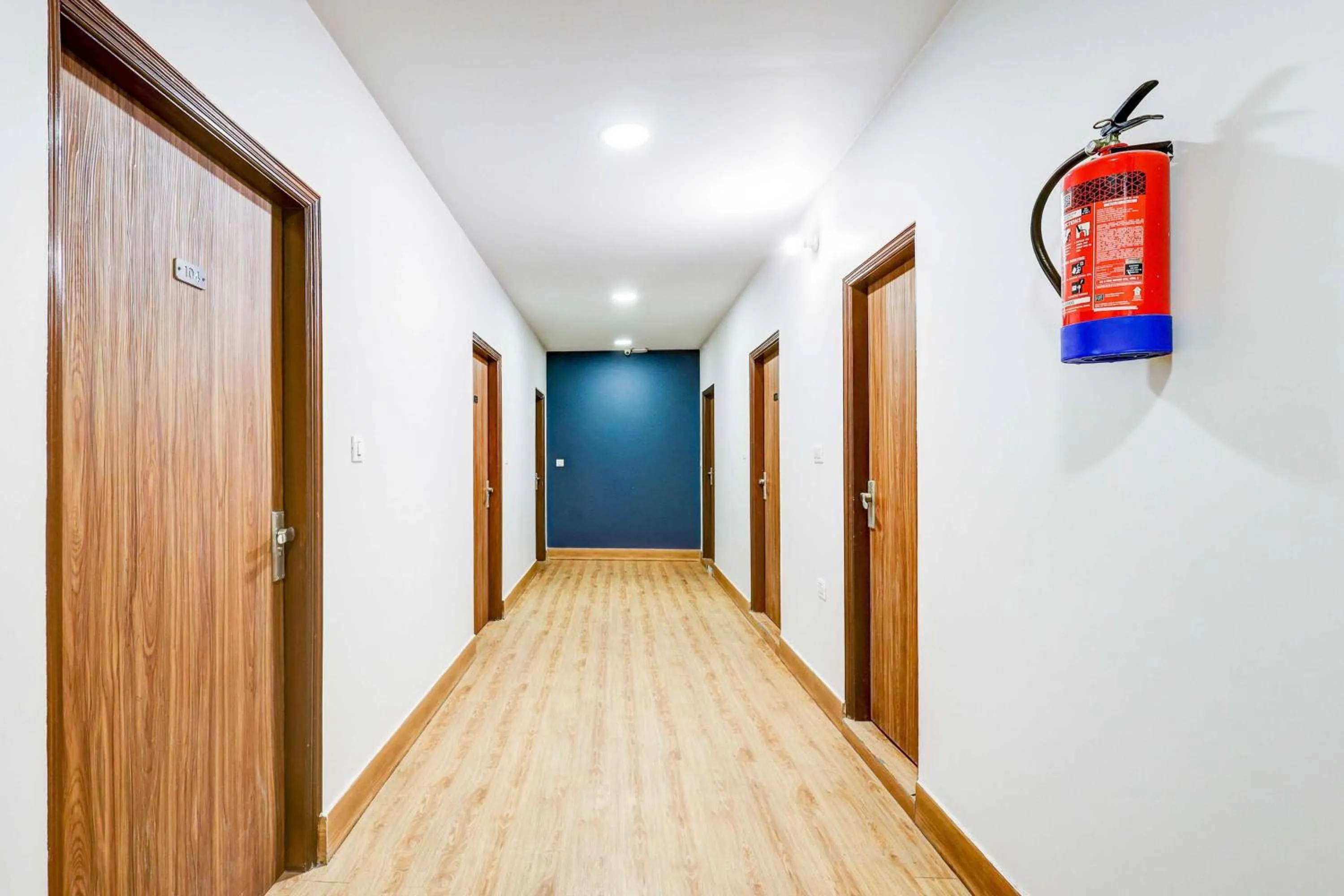 Bedroom in Hotel O New Delhi Palam Railway Station