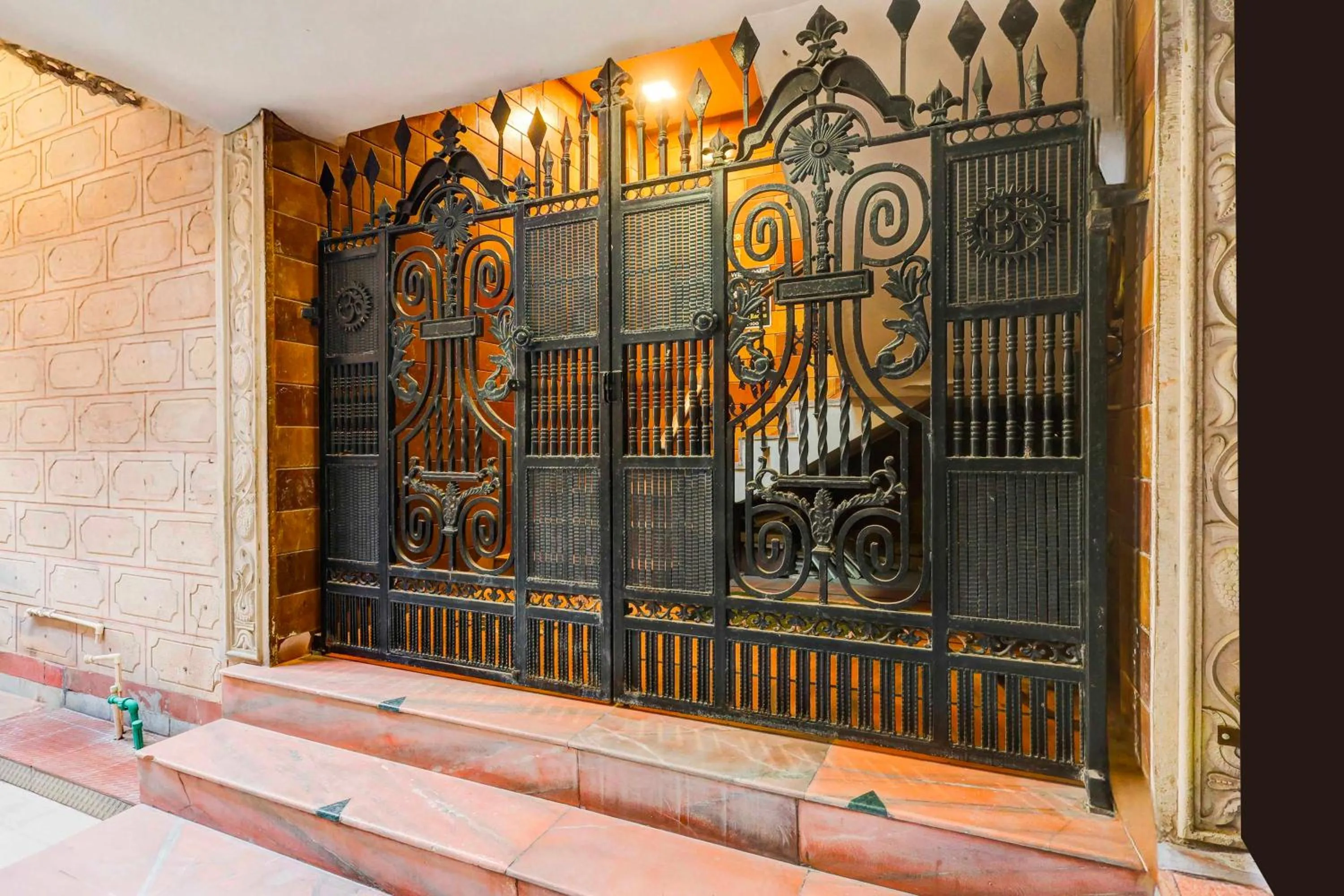 Facade/entrance in Hotel O New Delhi Palam Railway Station