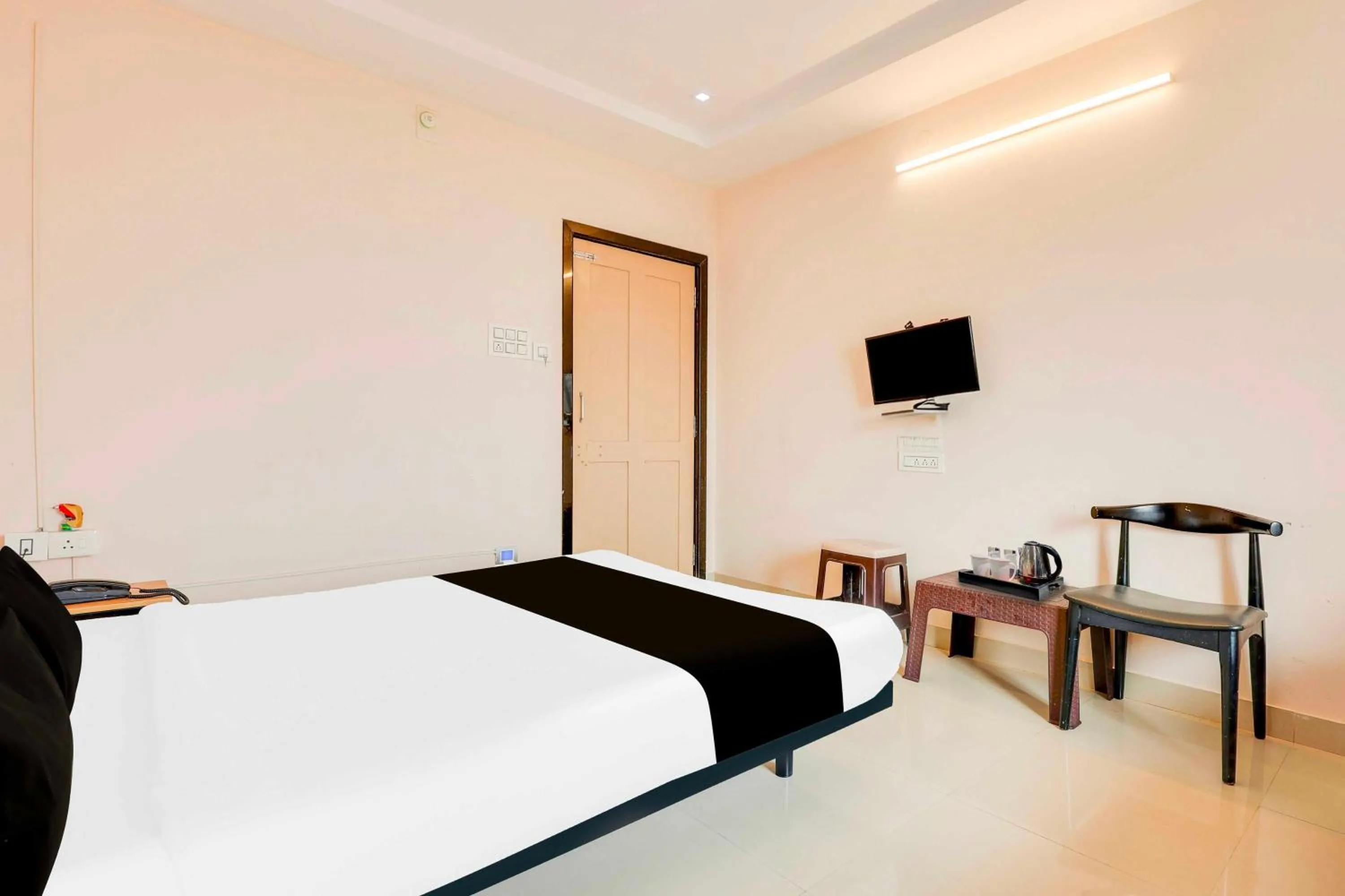 Bedroom, Bed in Hotel O Kakinada Town Junction