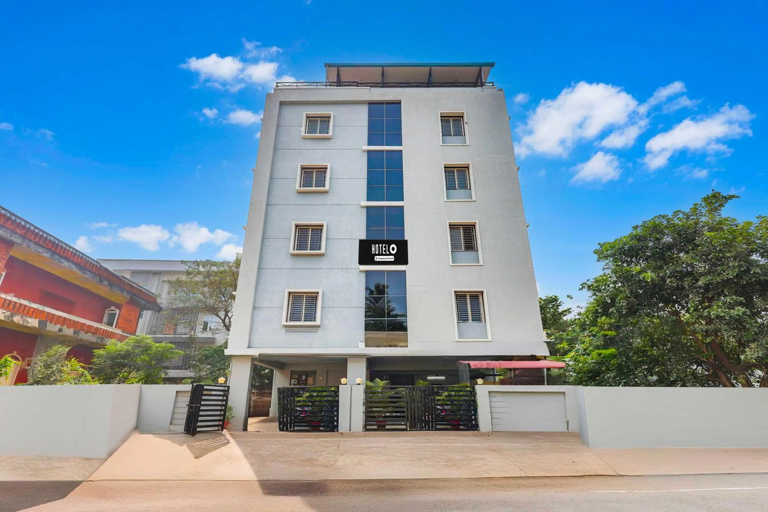 Facade/entrance in Hotel O Kakinada Town Junction