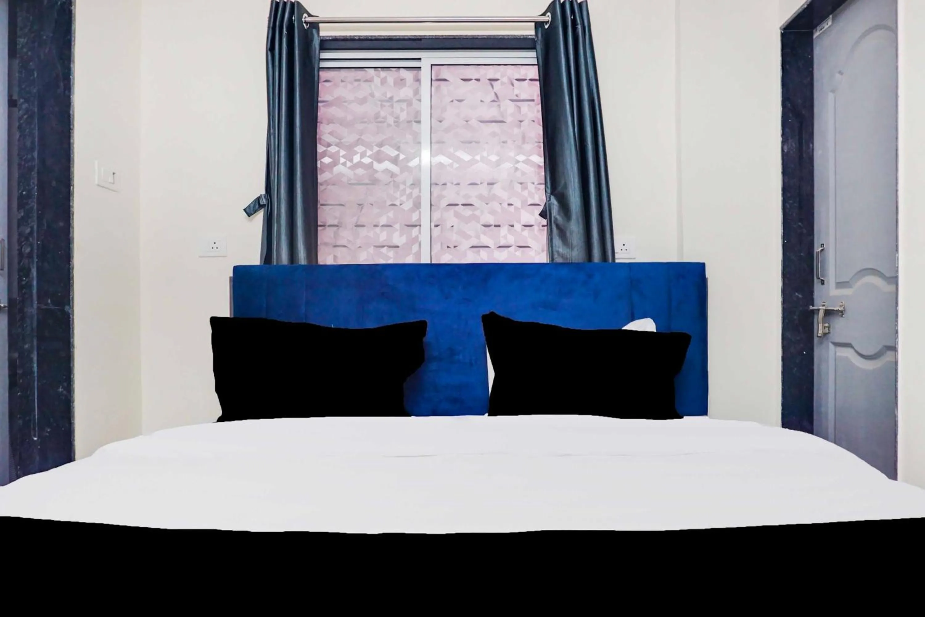 Bedroom, Bed in Hotel O Laxmi Chowk Hinjewadi