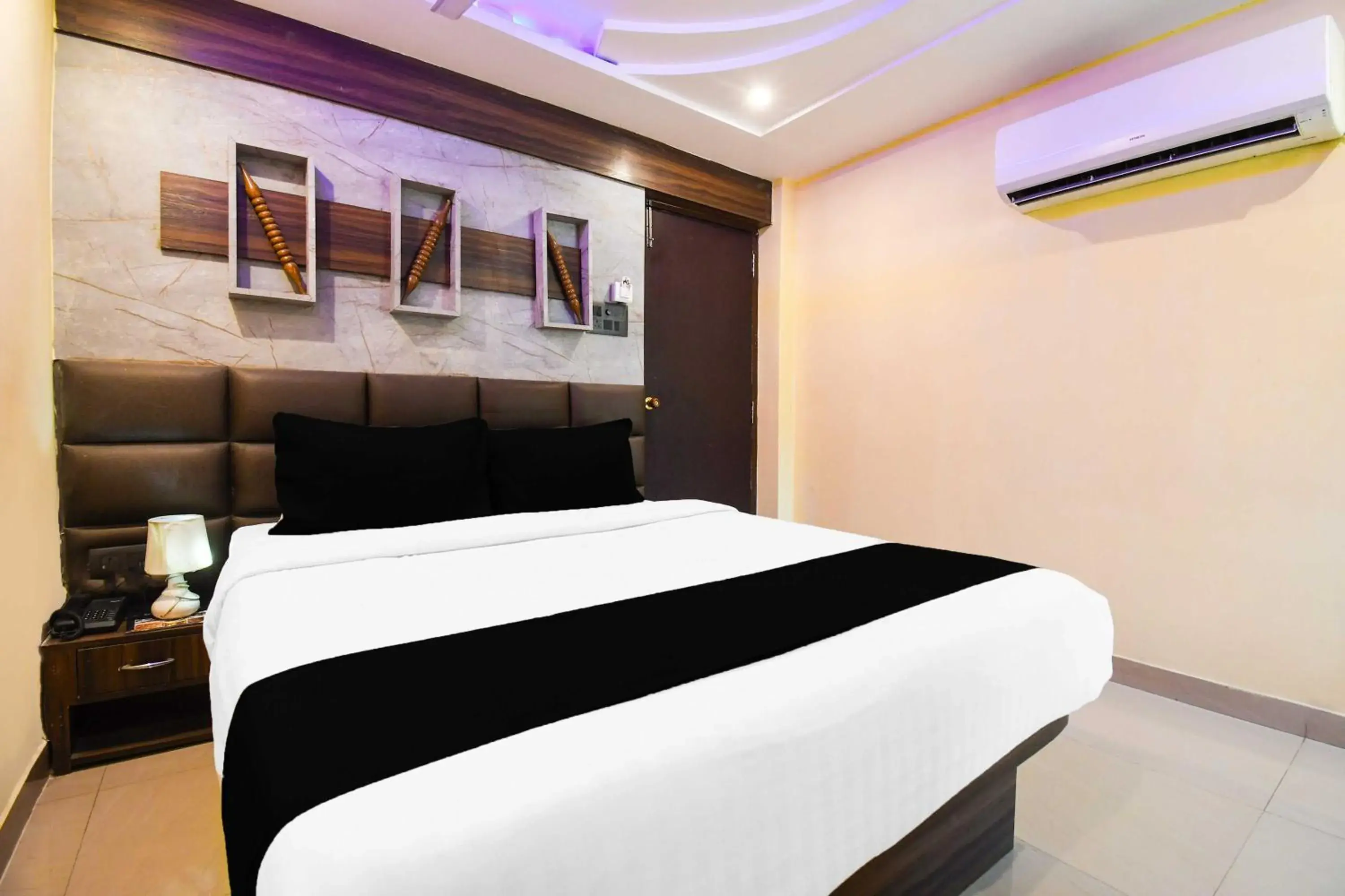 Bedroom, Bed in Hotel O Hirak Road Dhanbad Bedroom, Bed in Hotel O Hirak Road Dhanbad