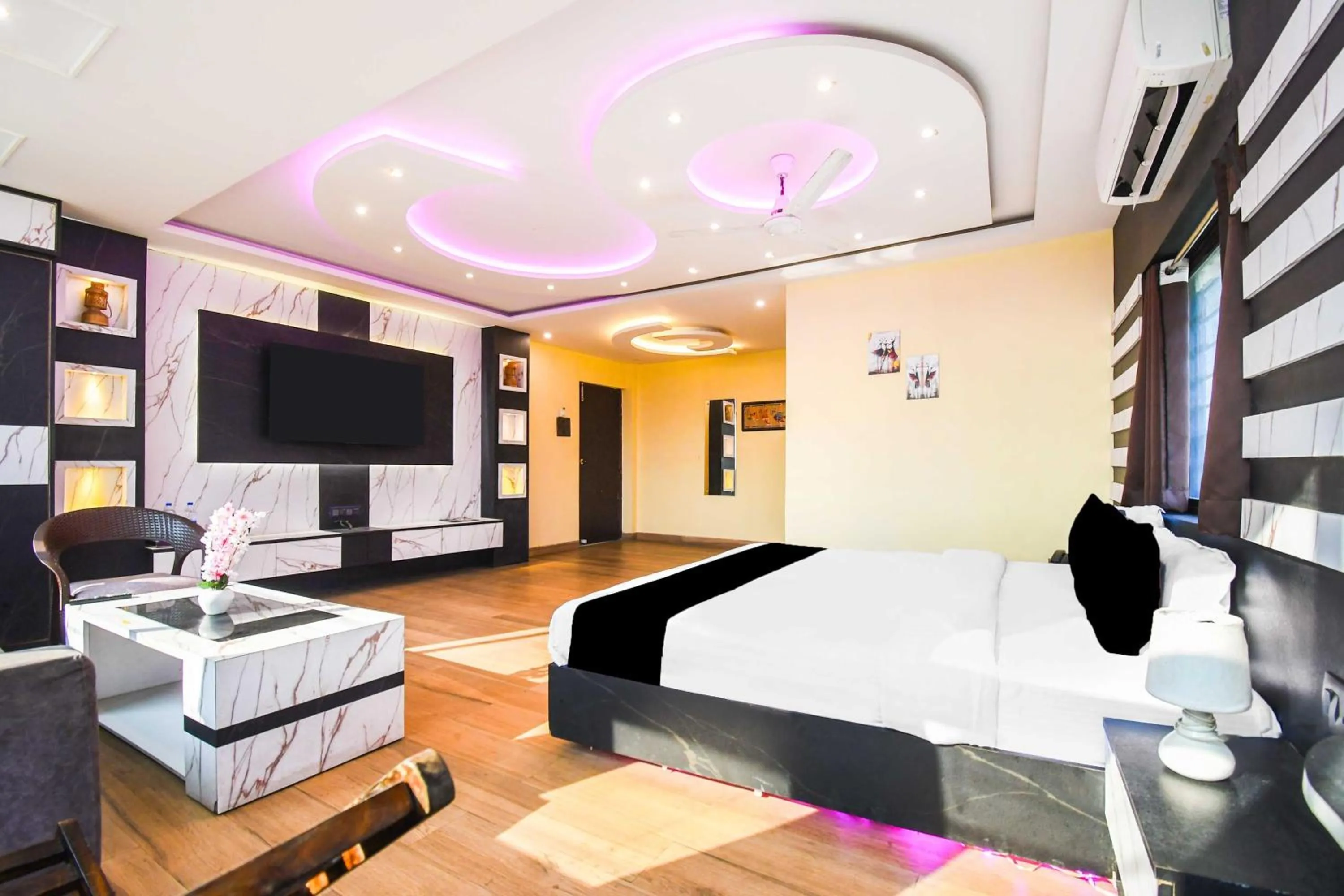 Bedroom, Bed in Hotel O Hirak Road Dhanbad