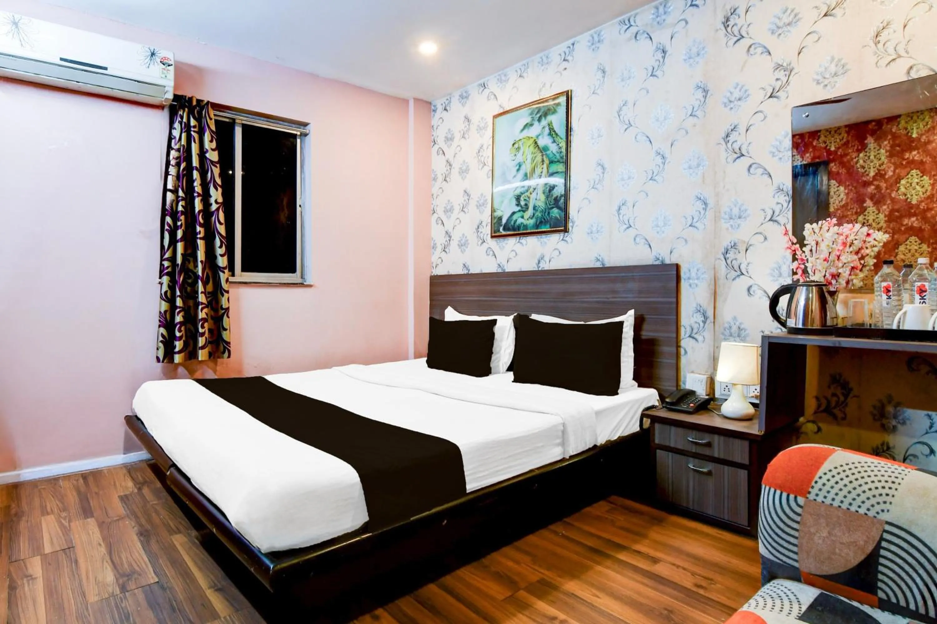 Bed in Super Hotel O Kolkata Quest Mall