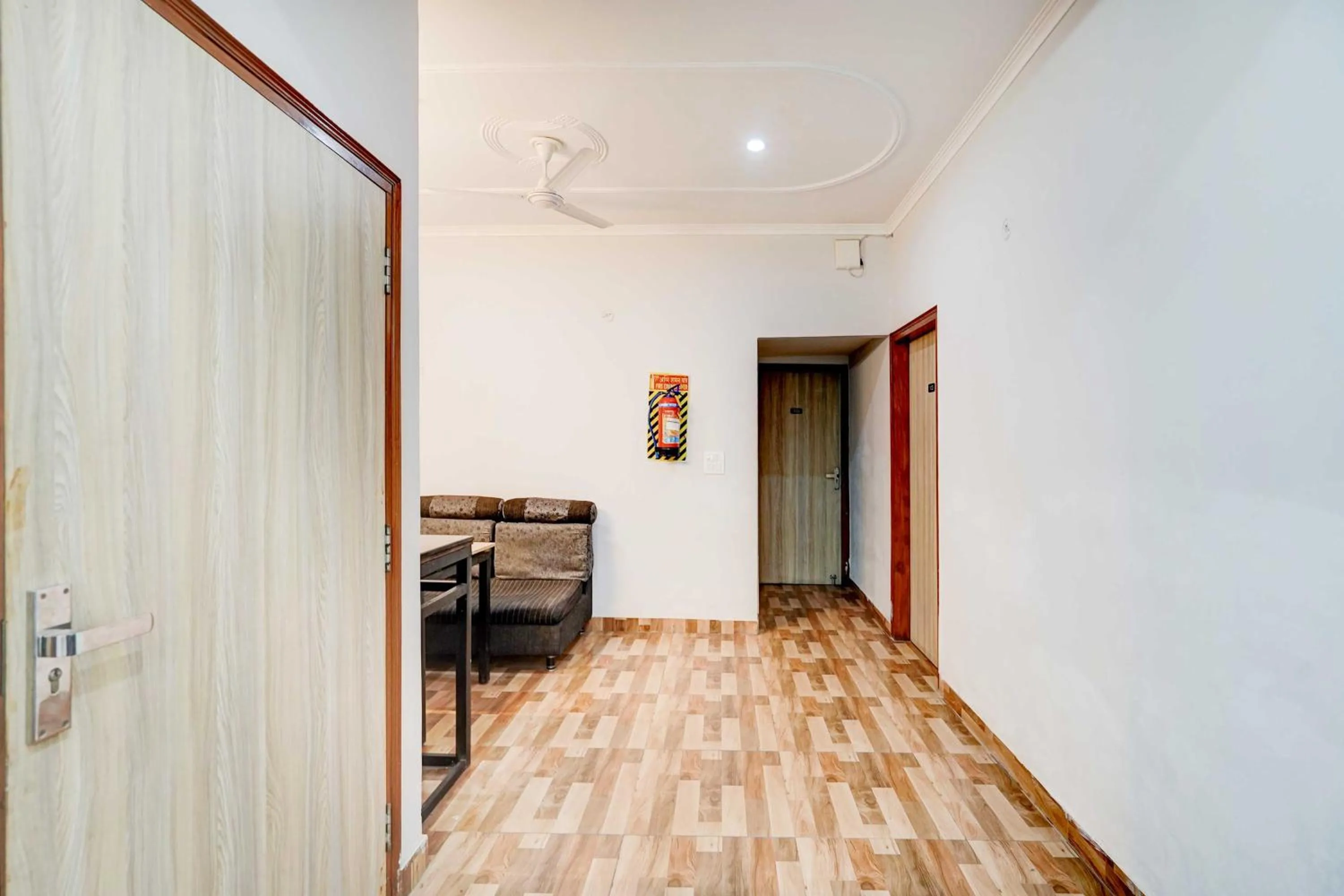 Lobby or reception in Hotel O Noida Sector 16 Metro Station