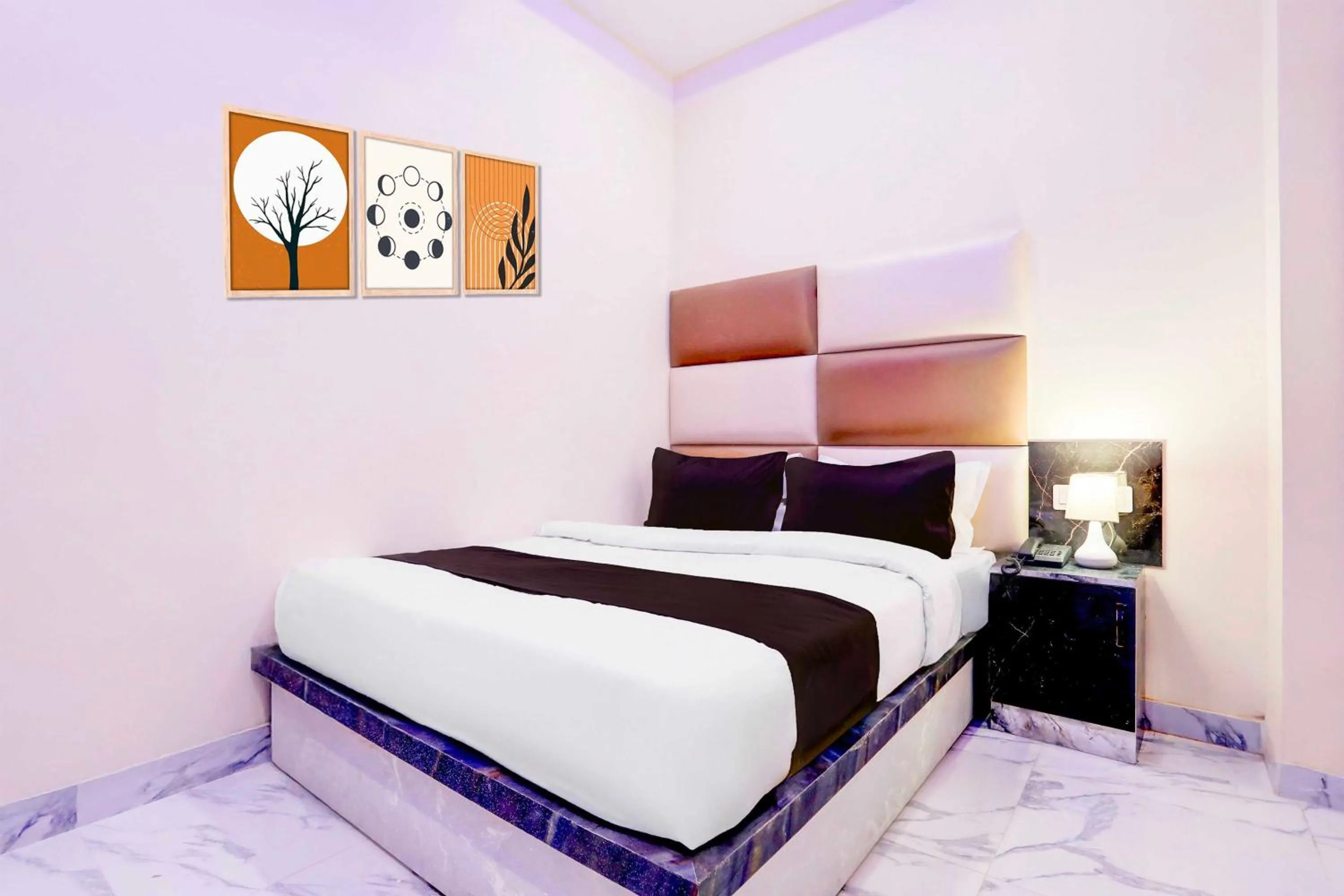 Bedroom, Bed in Hotel O Prayagraj Subedarganj Railway Station