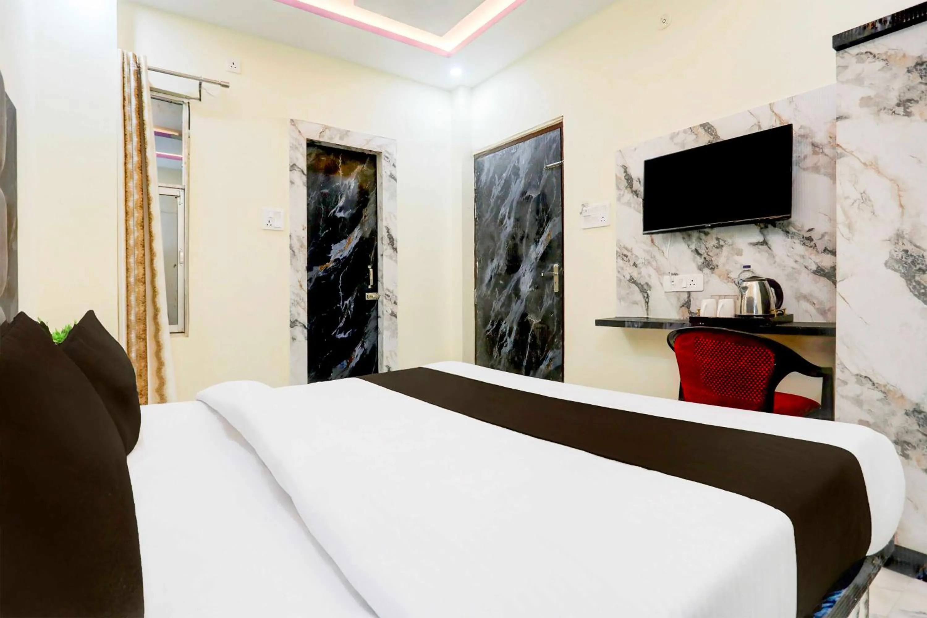 Bedroom, Bed in Hotel O Prayagraj Subedarganj Railway Station