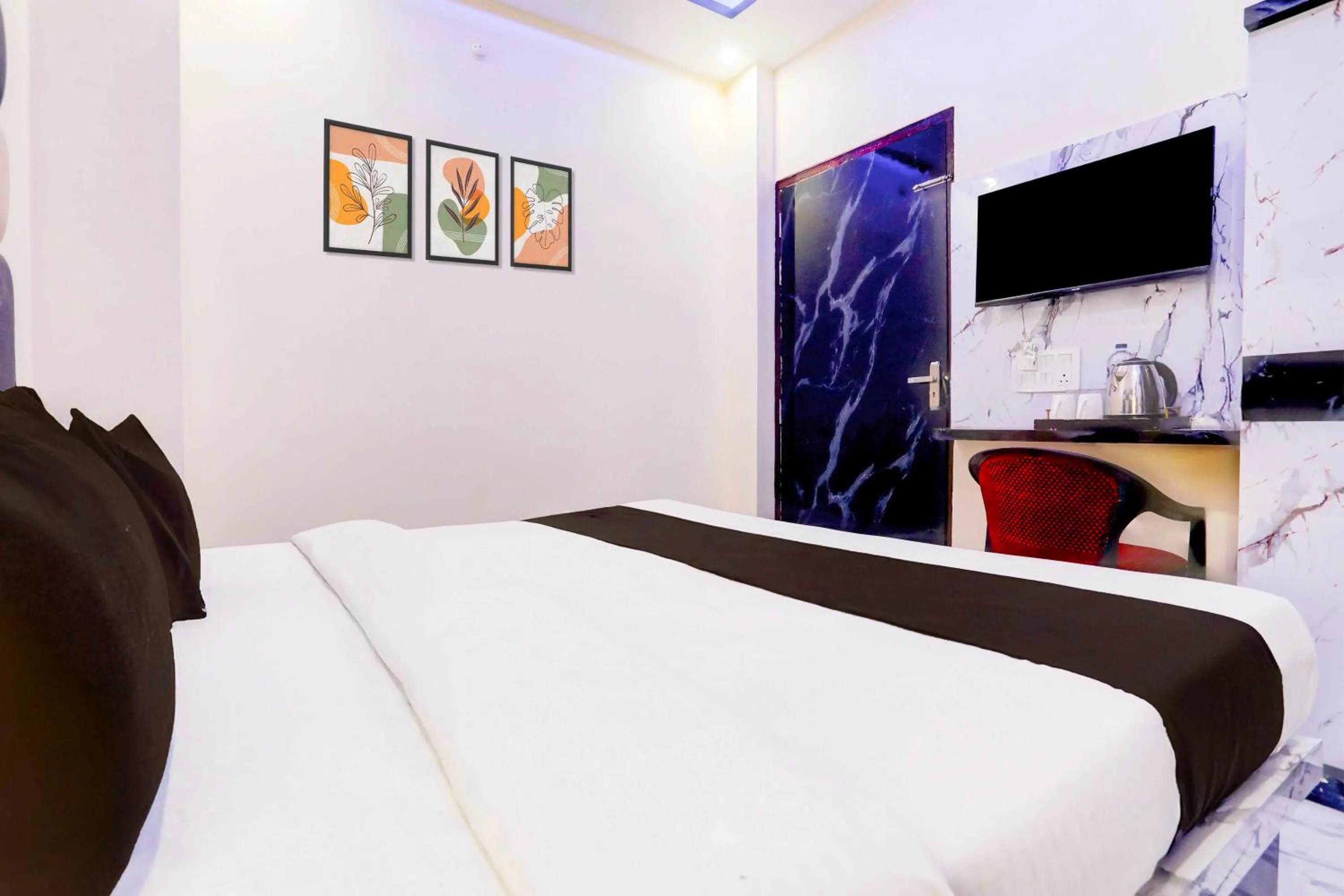 Bedroom, Bed in Hotel O Prayagraj Subedarganj Railway Station