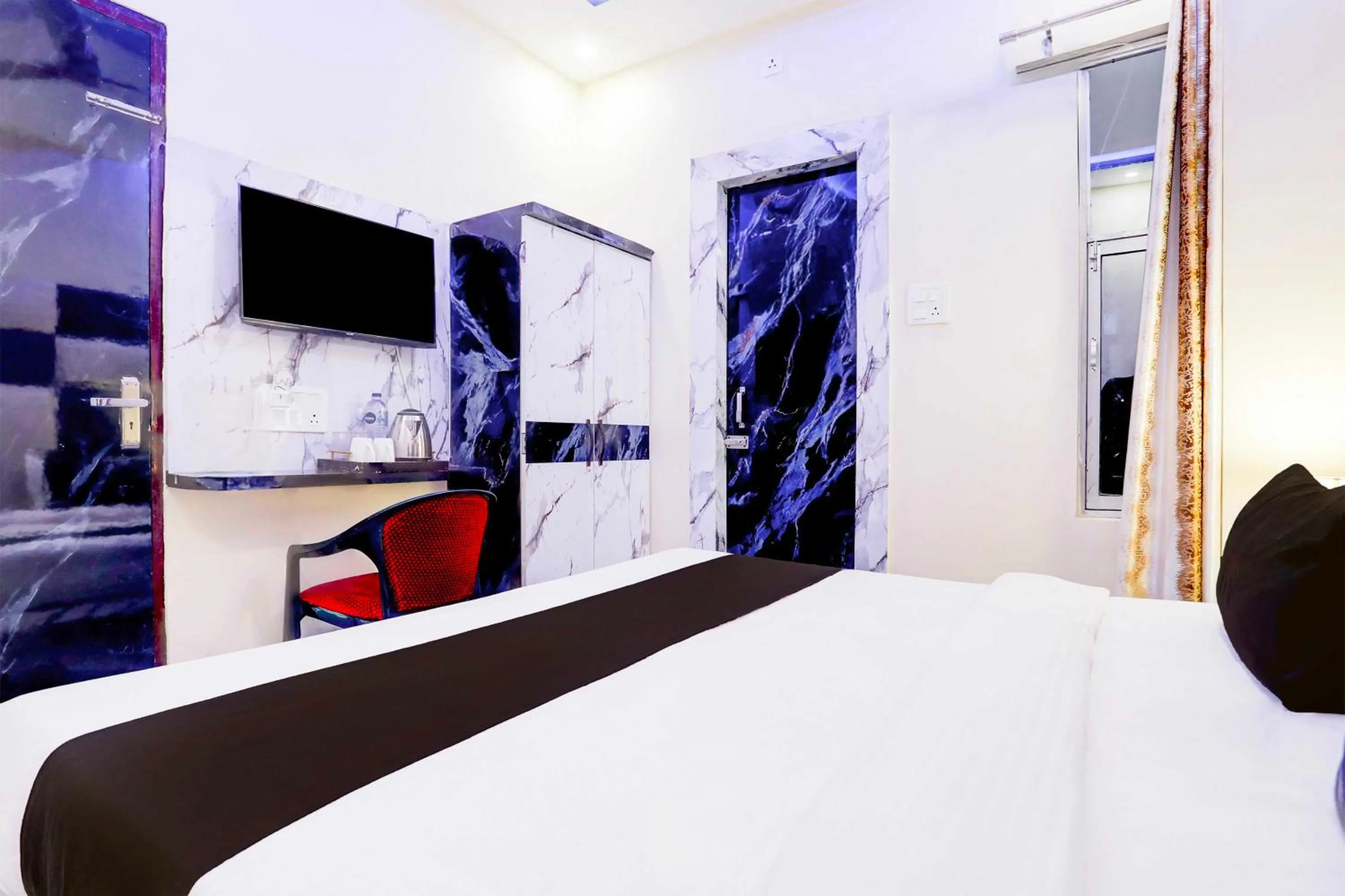 Bedroom, Bed in Hotel O Prayagraj Subedarganj Railway Station