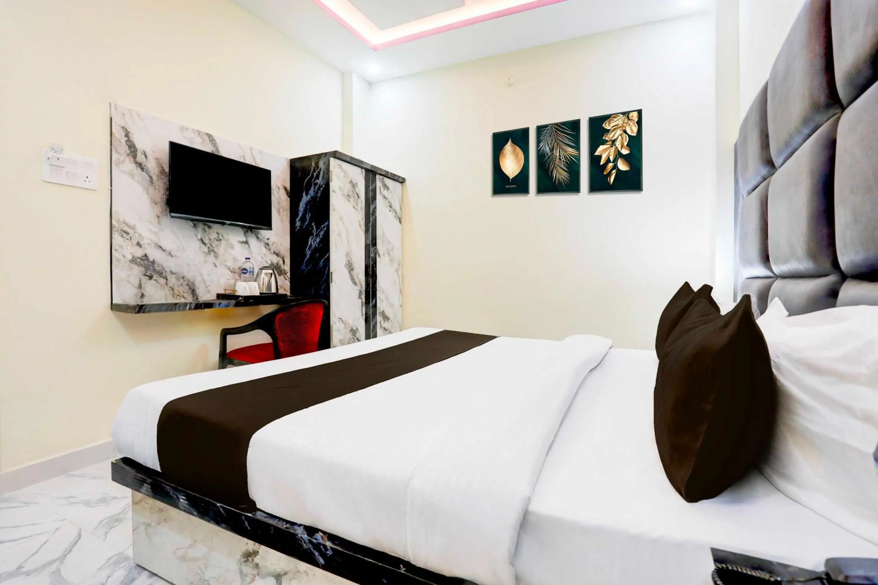 Bedroom, Bed in Hotel O Prayagraj Subedarganj Railway Station