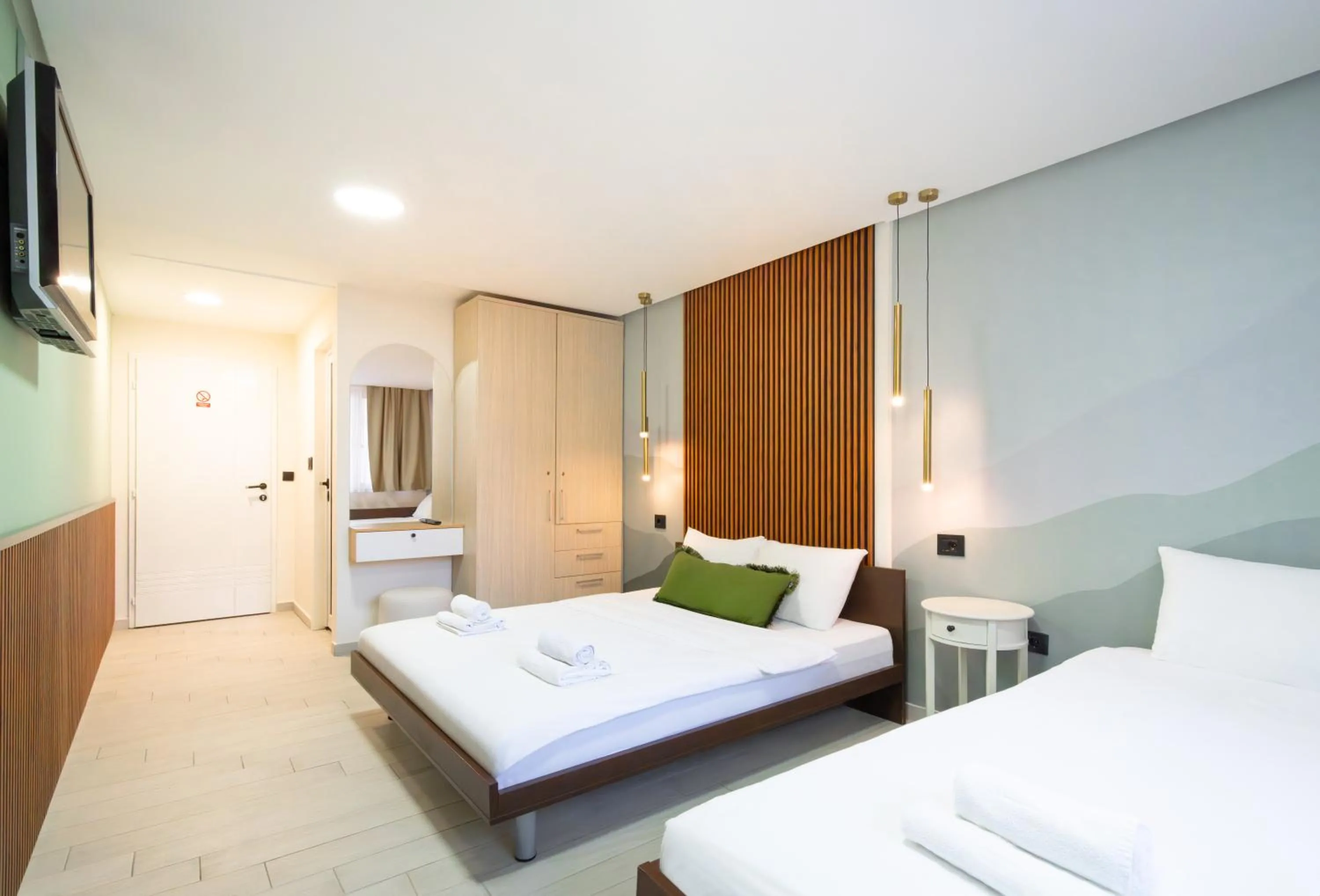 Quadruple Room - single occupancy in 7 Hills Rooms