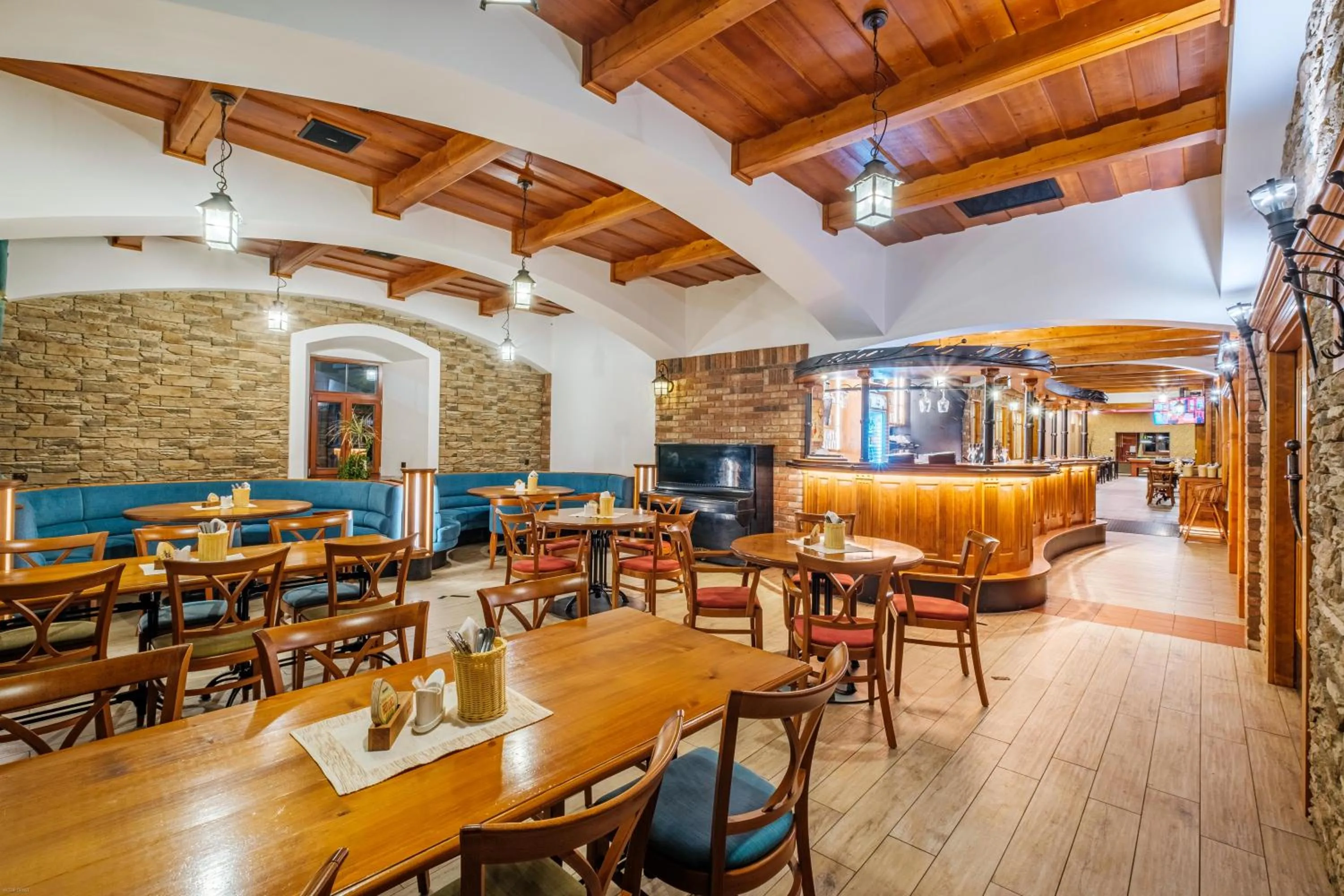 Restaurant/places to eat in Hotel Orličan