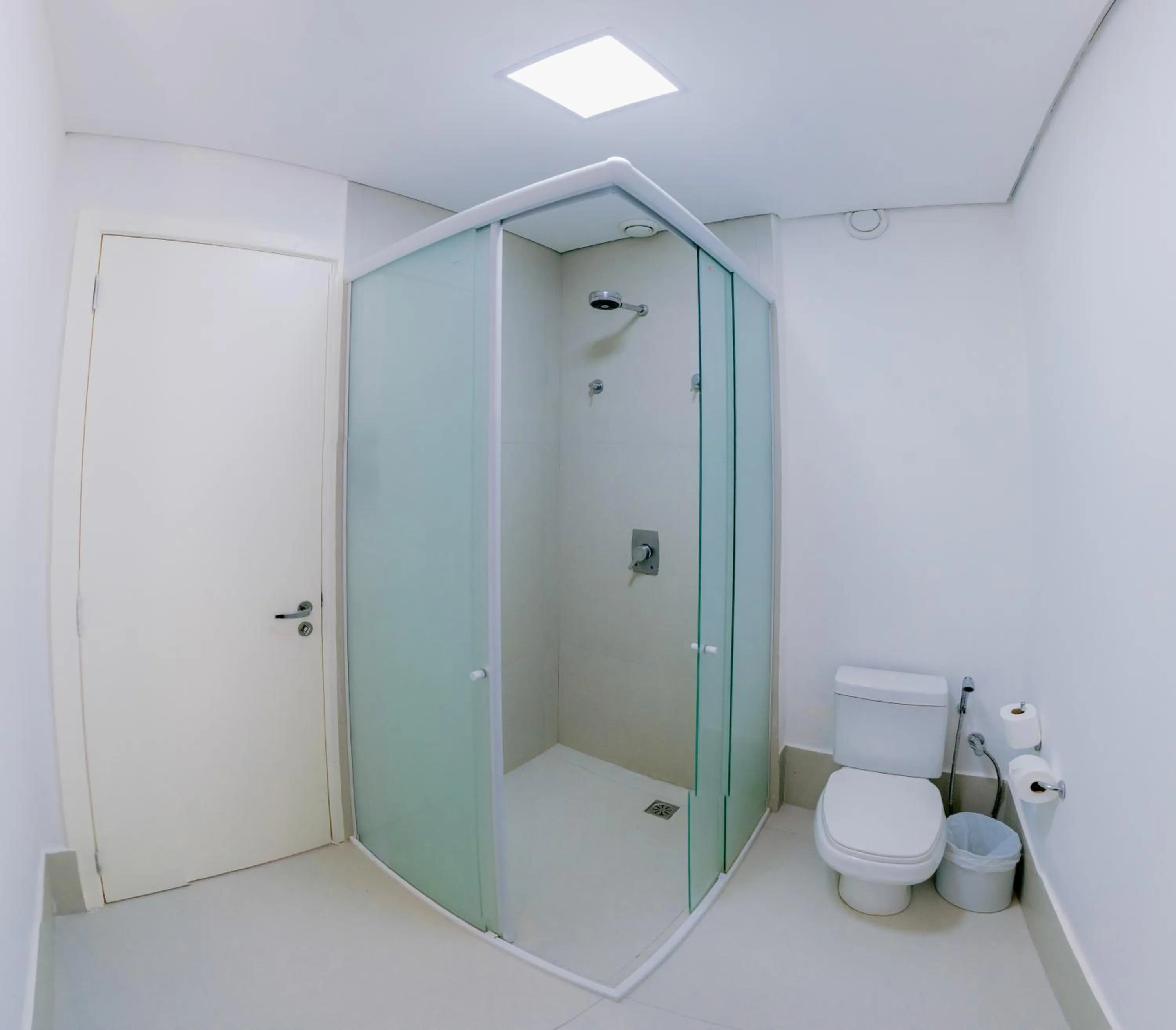 Shower in Slim Hotel Cuiabá Aeroporto