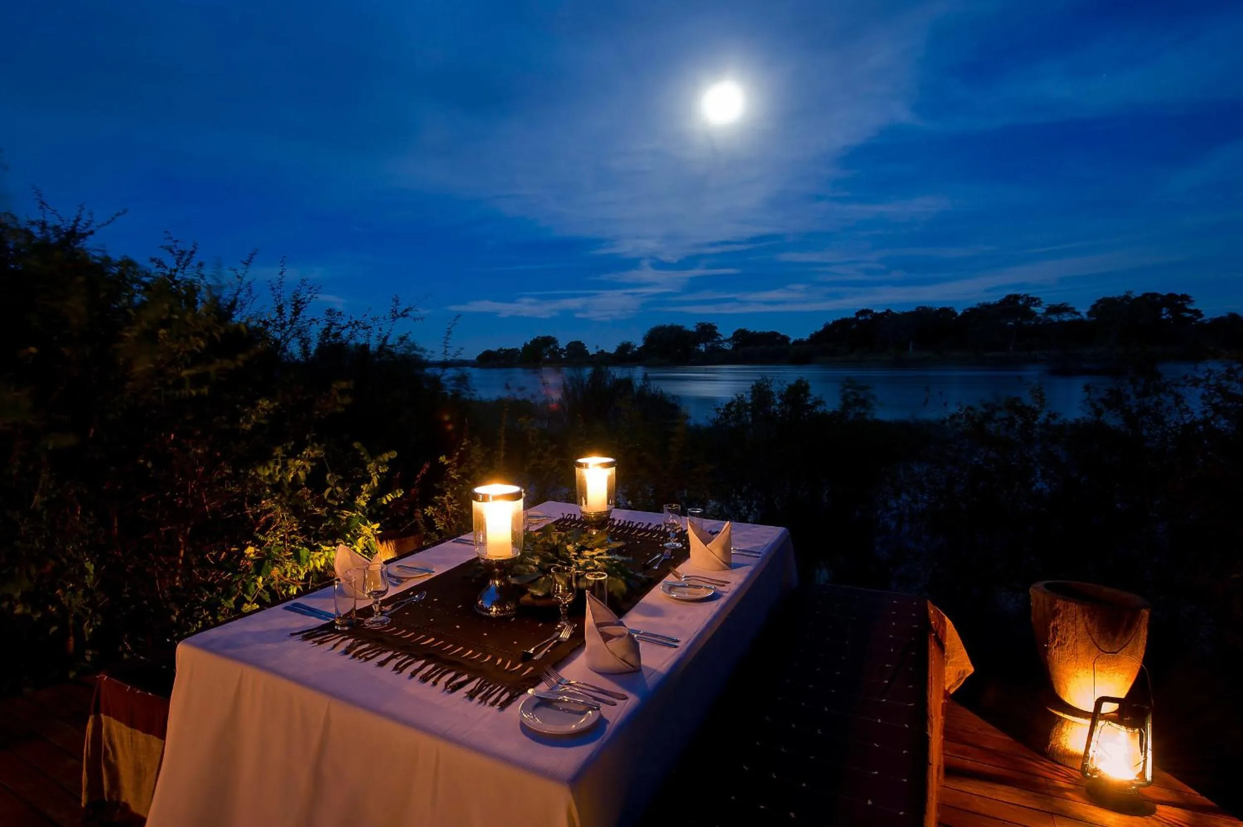 Night in Sindabezi Island Camp