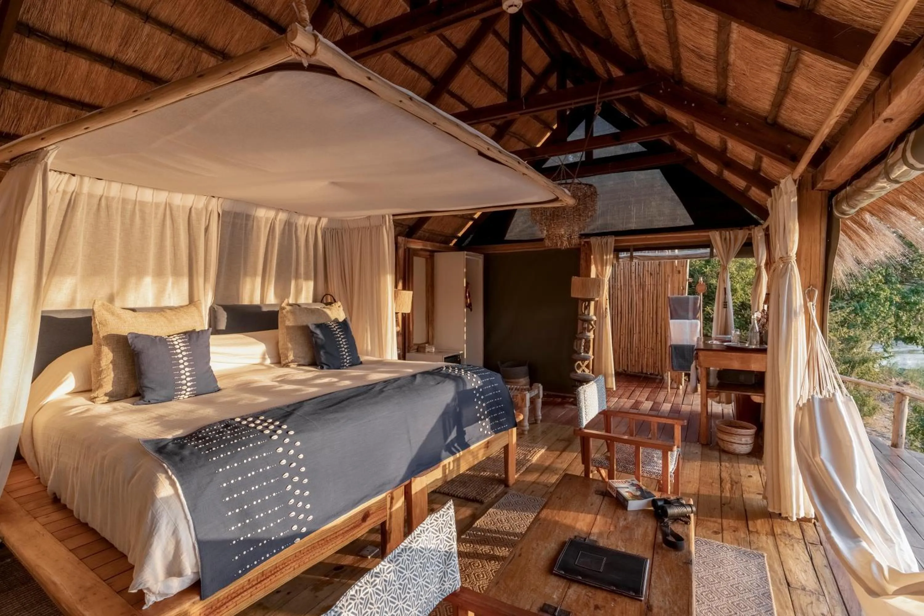 Sindabezi Island Camp