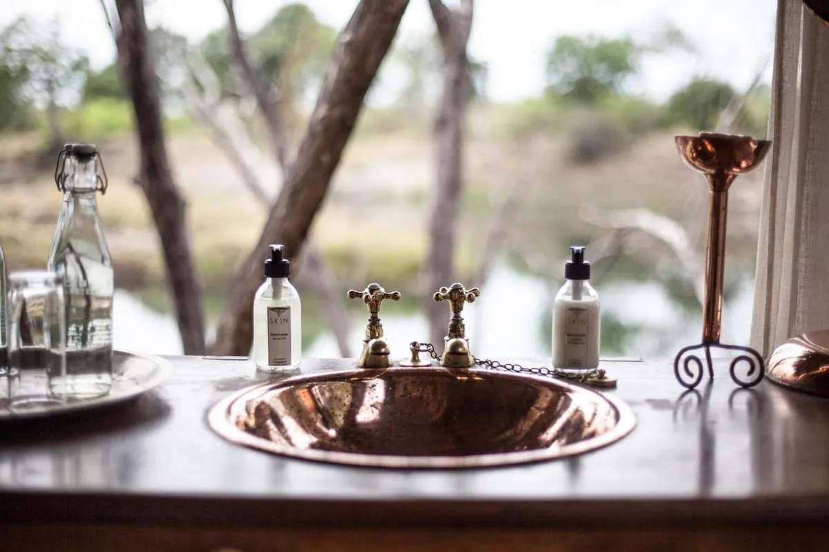 Property building in Sindabezi Island Camp