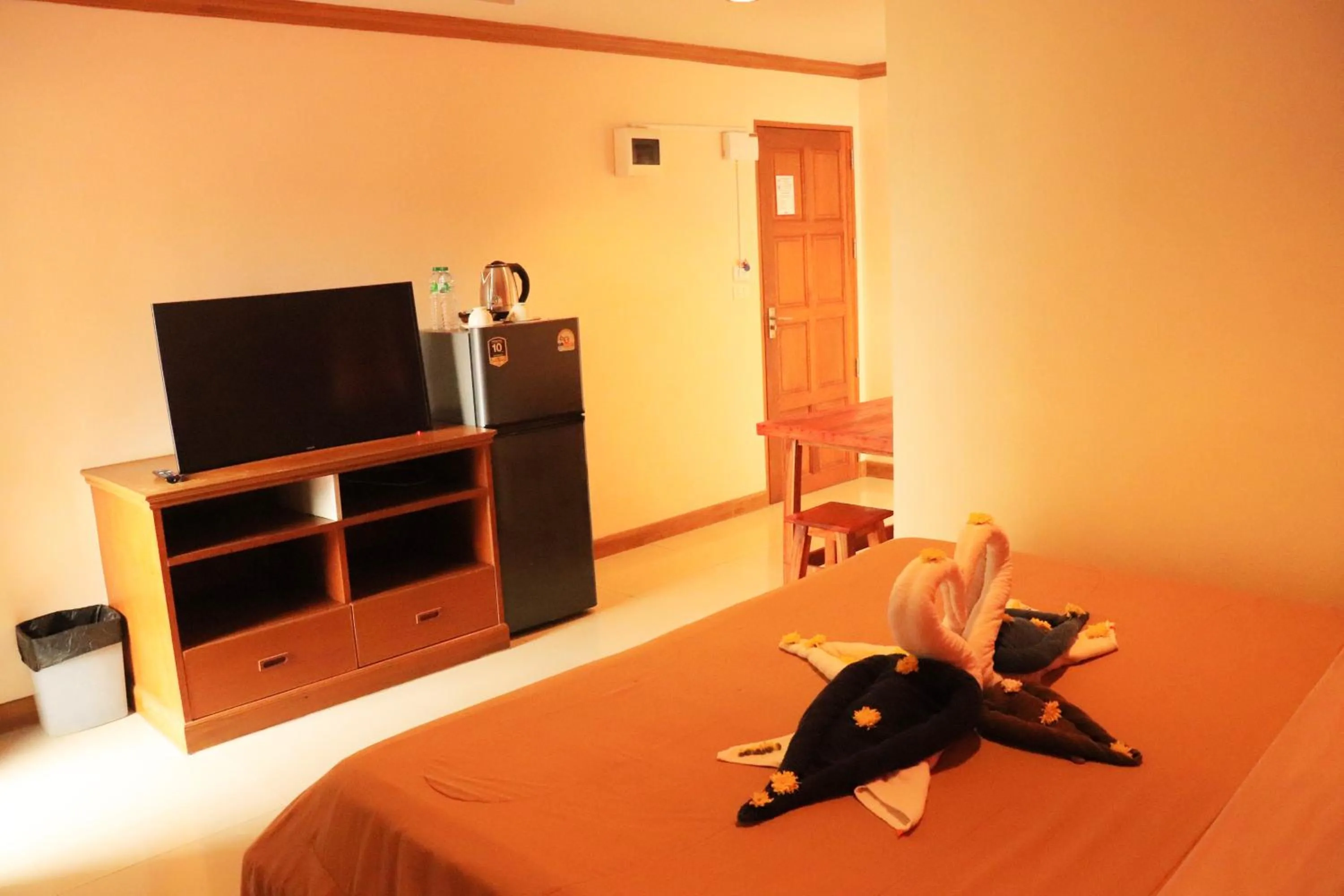 Rouge Service Apartments, Soi Buakhao