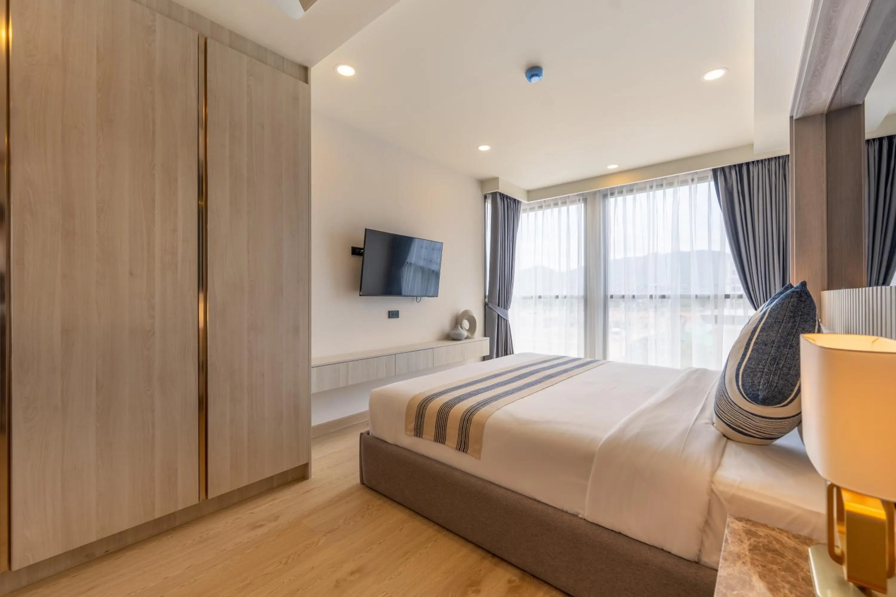 Bedroom, Bed in The Ozone Residences Bangtao