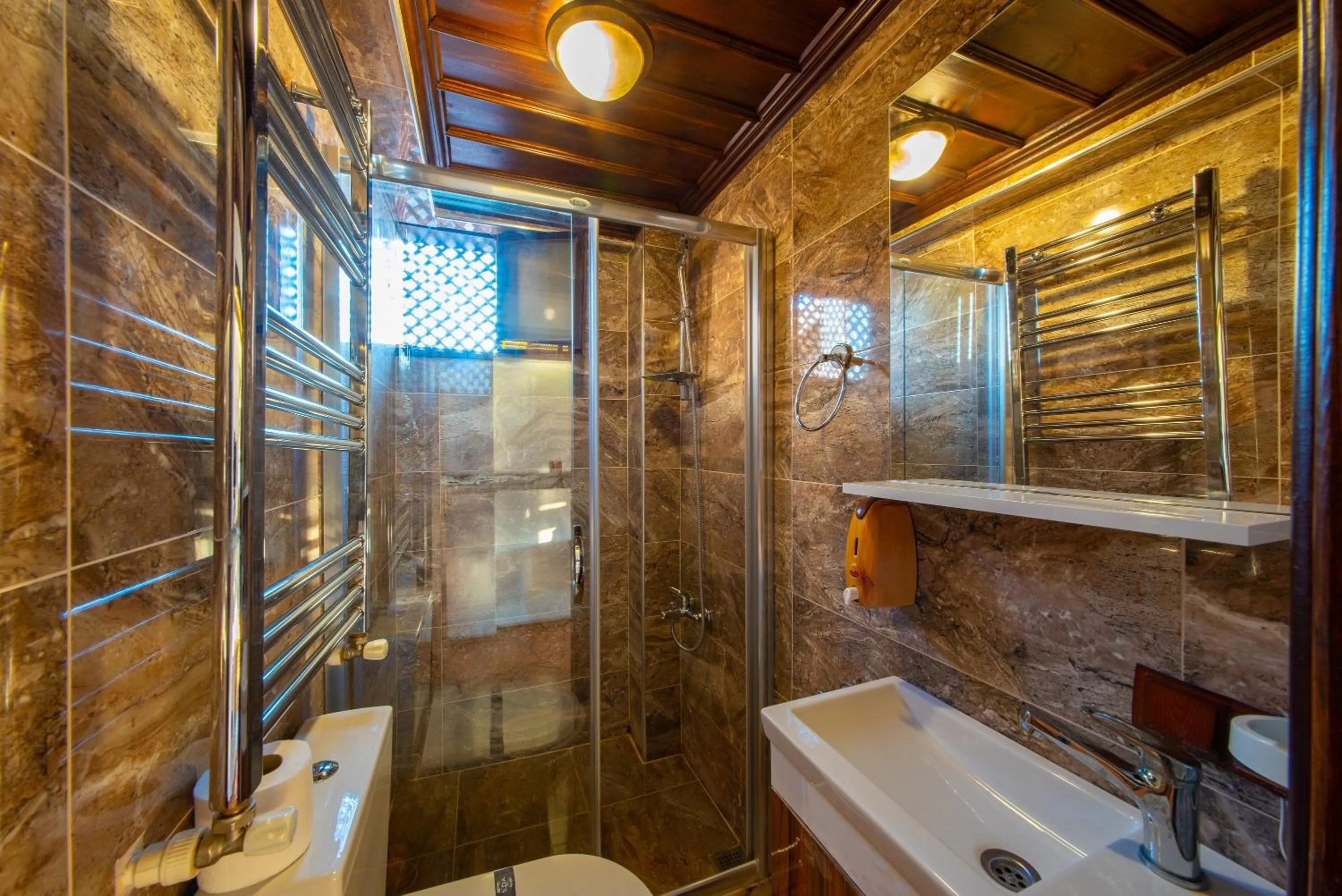 Toilet in Safranbolu Seyi̇r Konak Otel