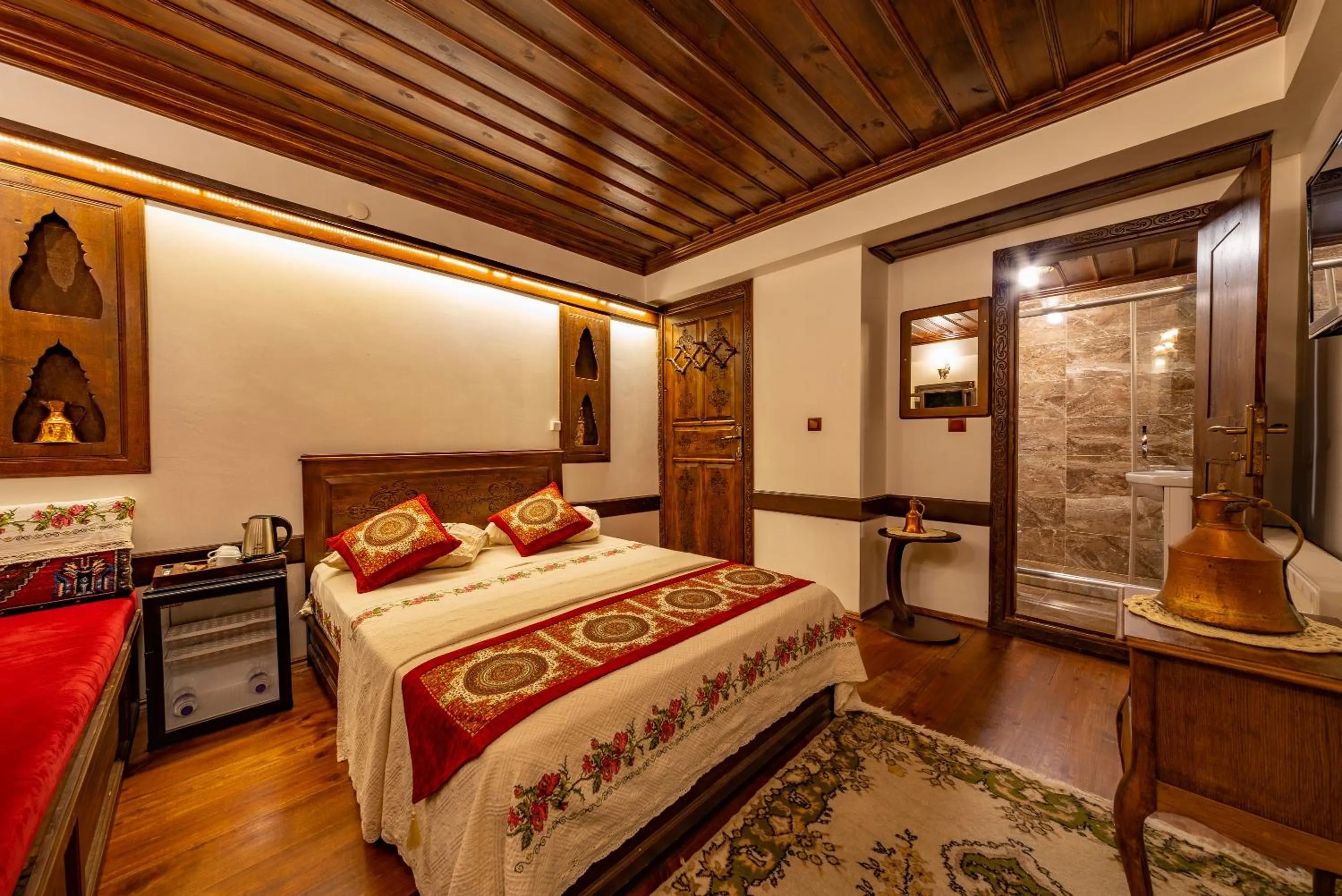 Photo of the whole room, Bed in Safranbolu Seyi̇r Konak Otel