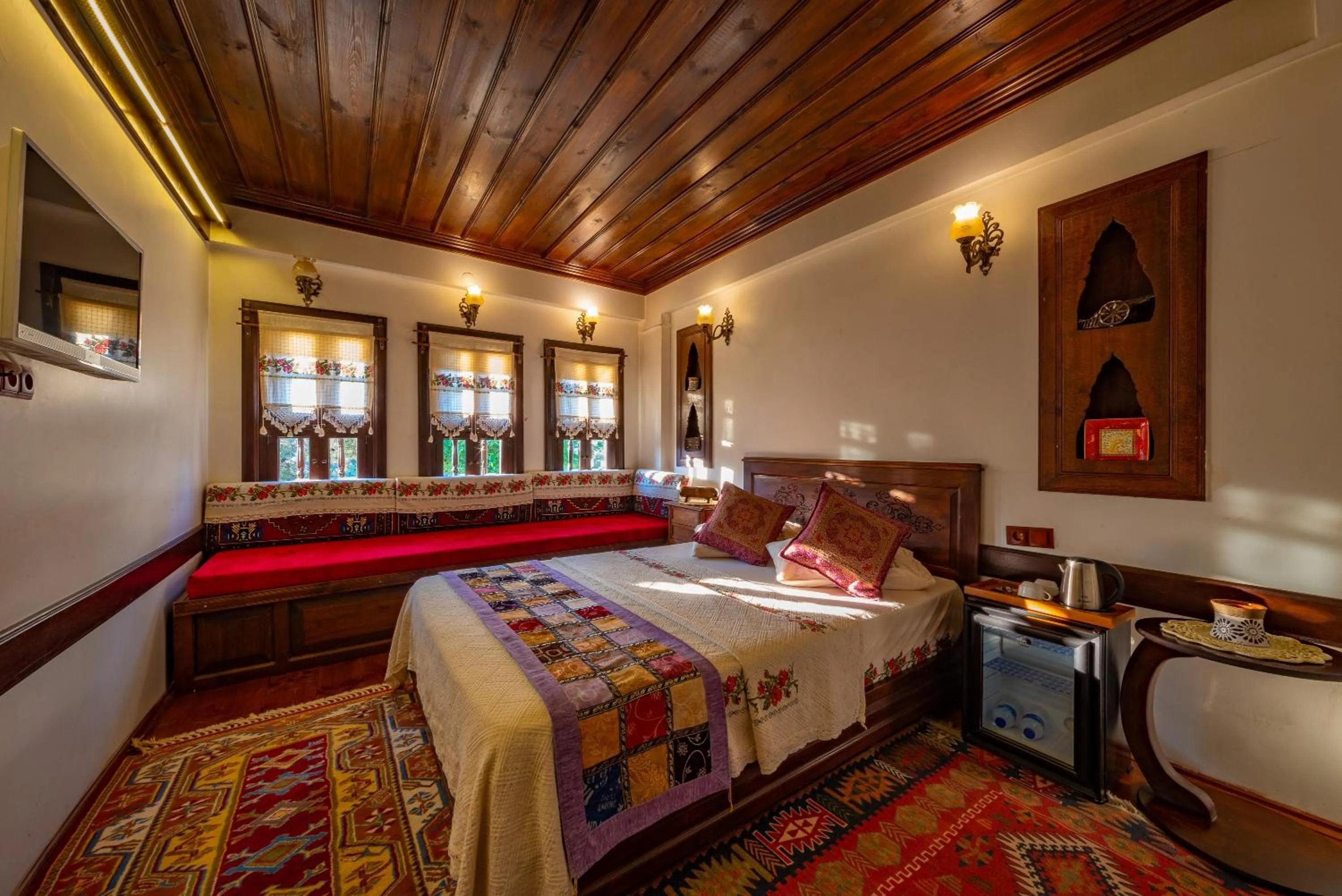 Photo of the whole room, Bed in Safranbolu Seyi̇r Konak Otel