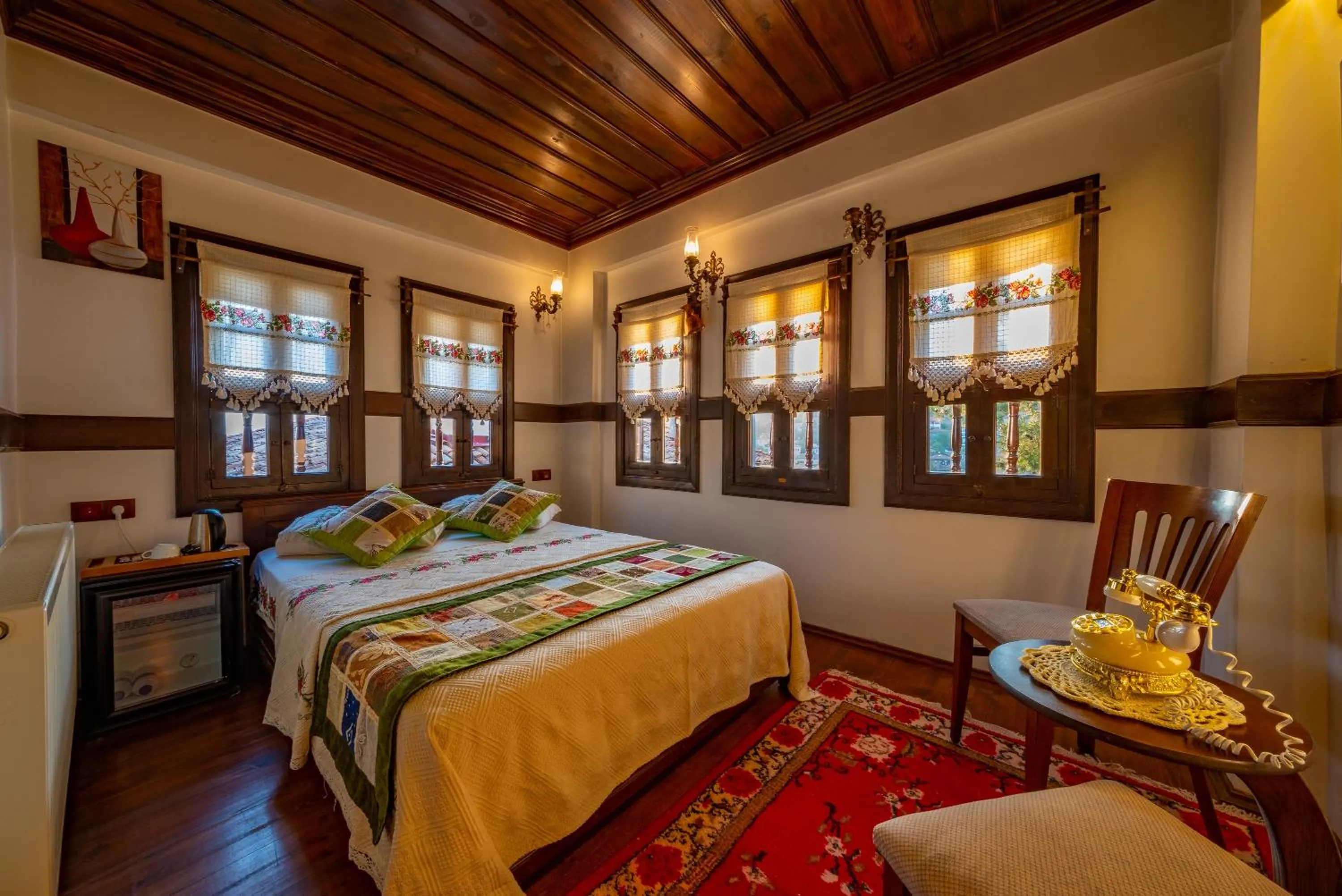 Photo of the whole room, Bed in Safranbolu Seyi̇r Konak Otel