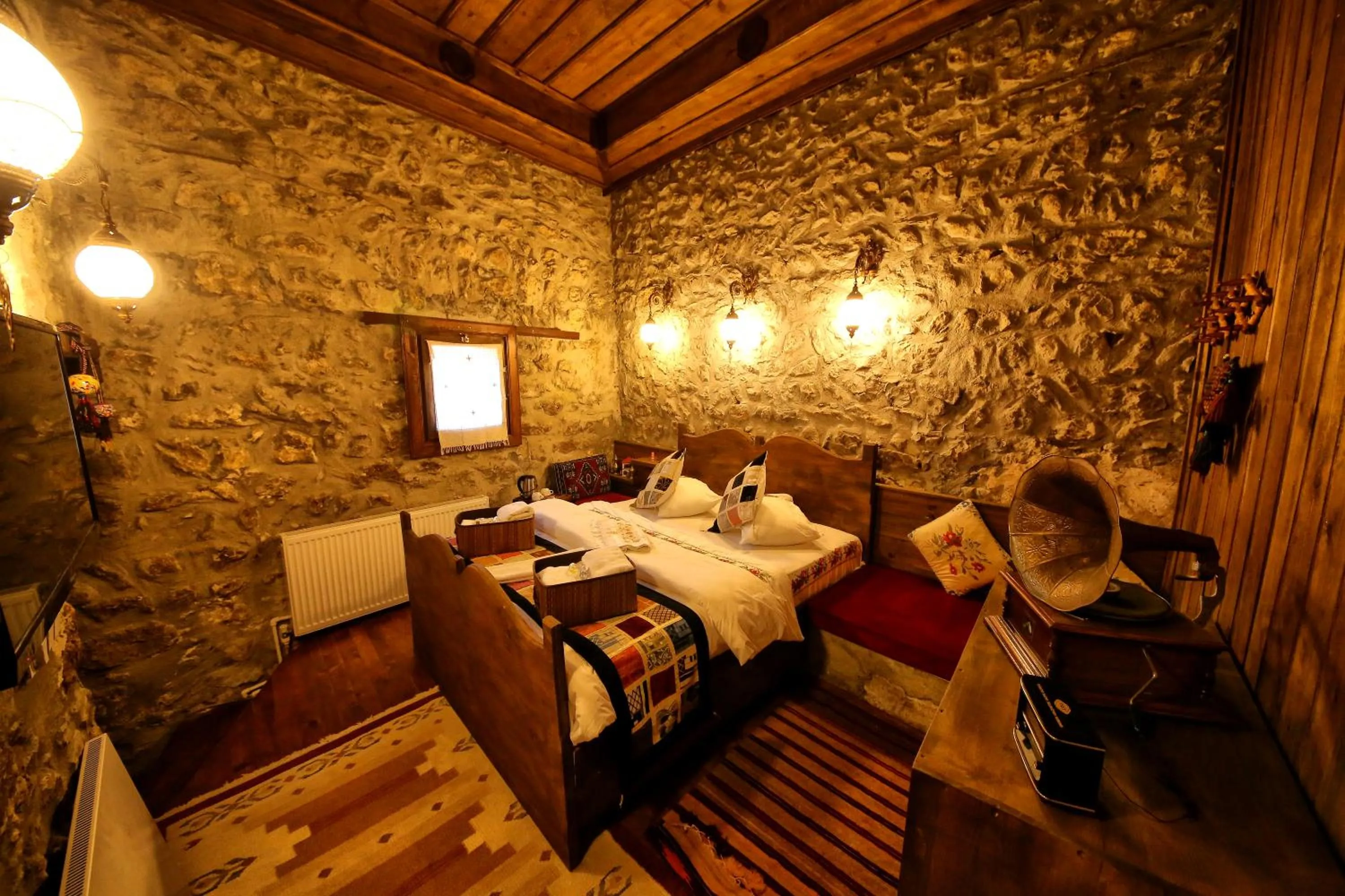 Bed in Safranbolu Seyi̇r Konak Otel