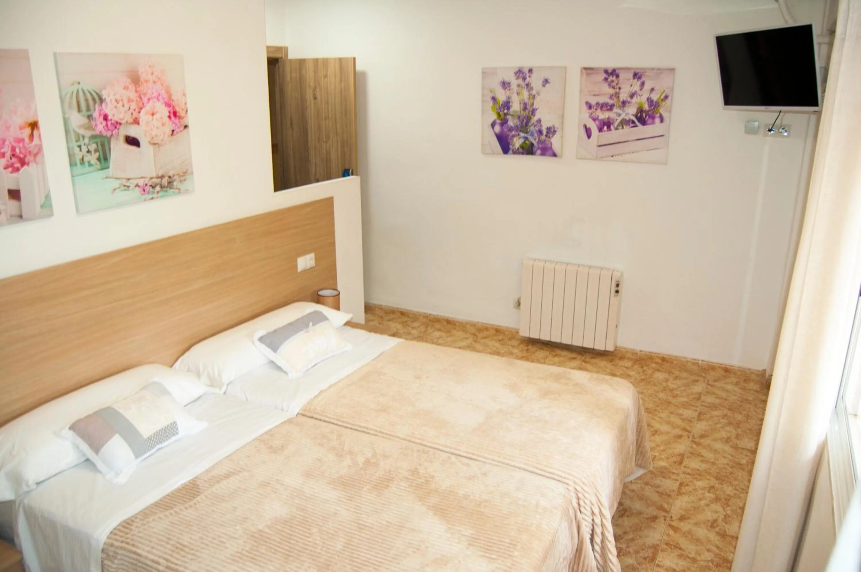 Decorative detail, Bed in Complejo Turistico la Pinada