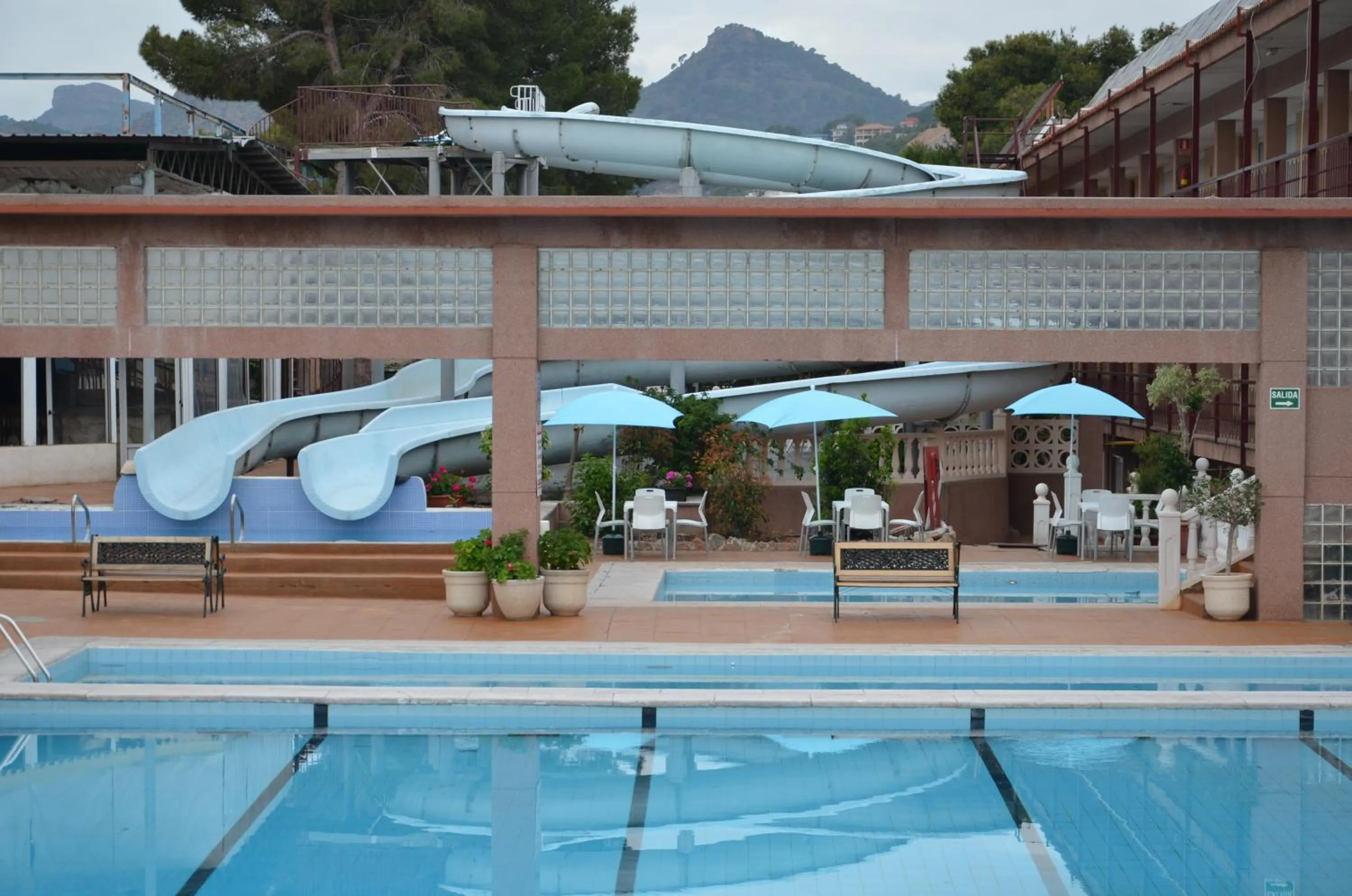 Swimming pool in Complejo Turistico la Pinada