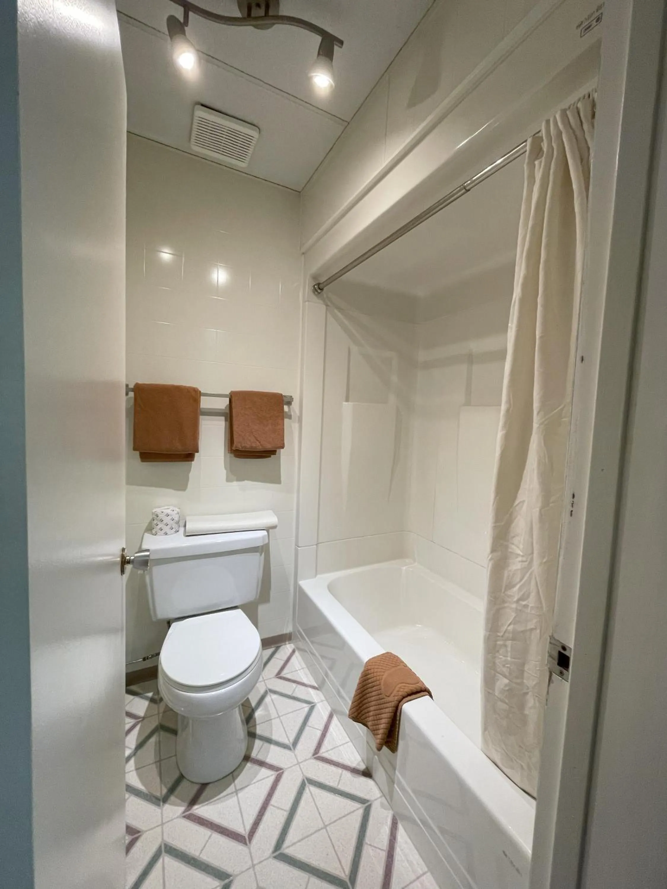 Bathroom in Rest Easy Motel