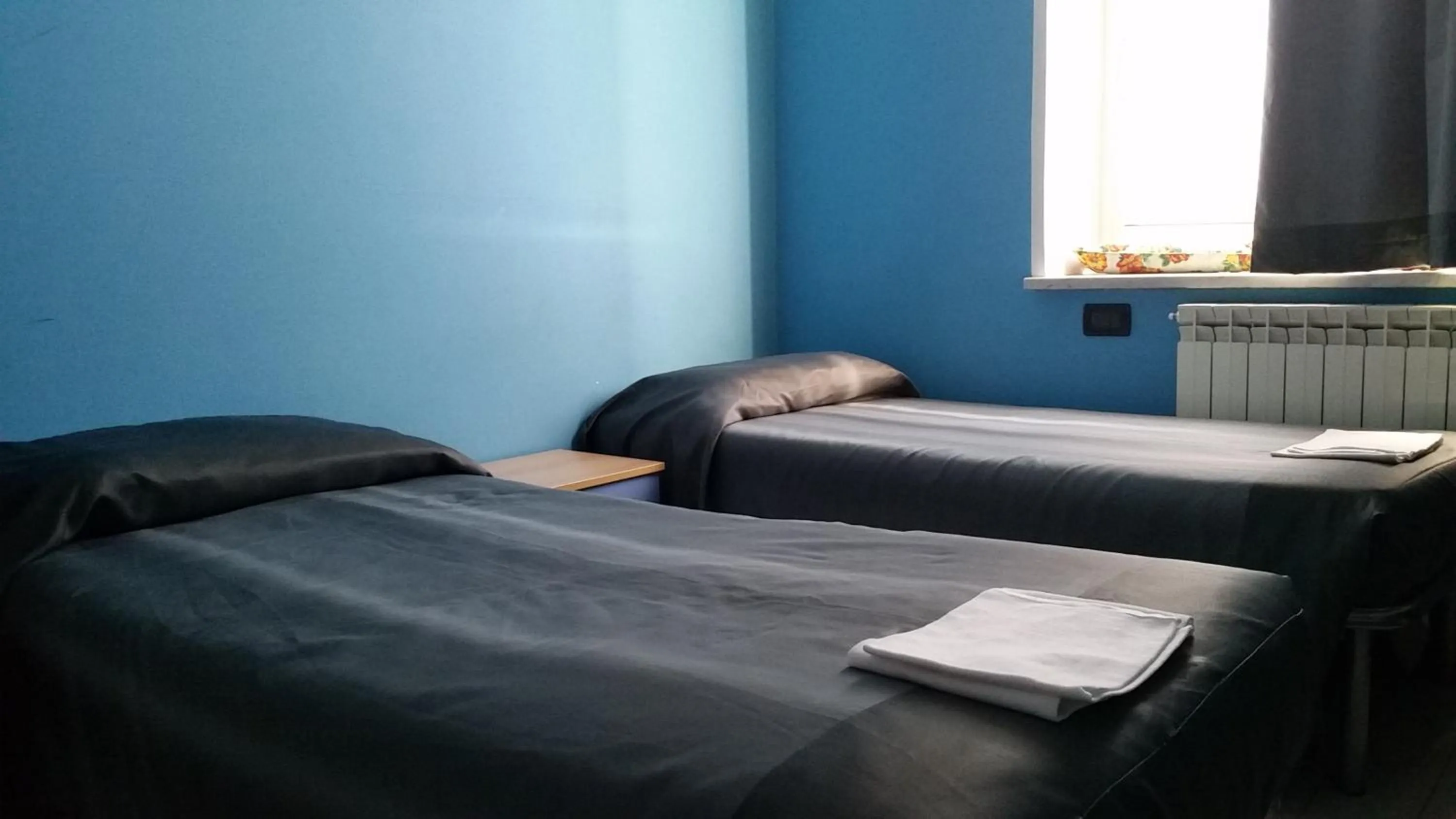 Bed in Hotel Niagara