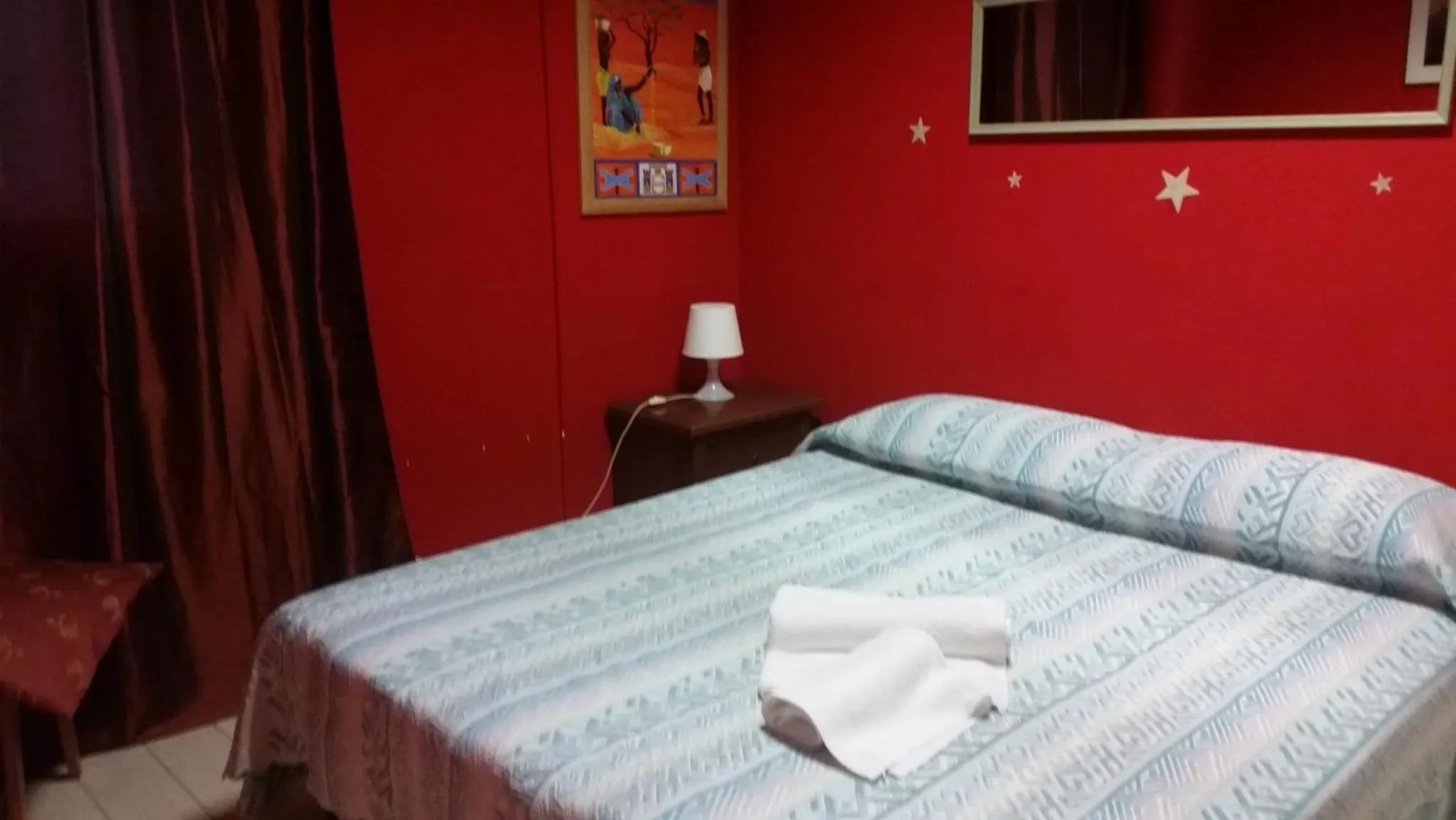 Bed in Hotel Niagara