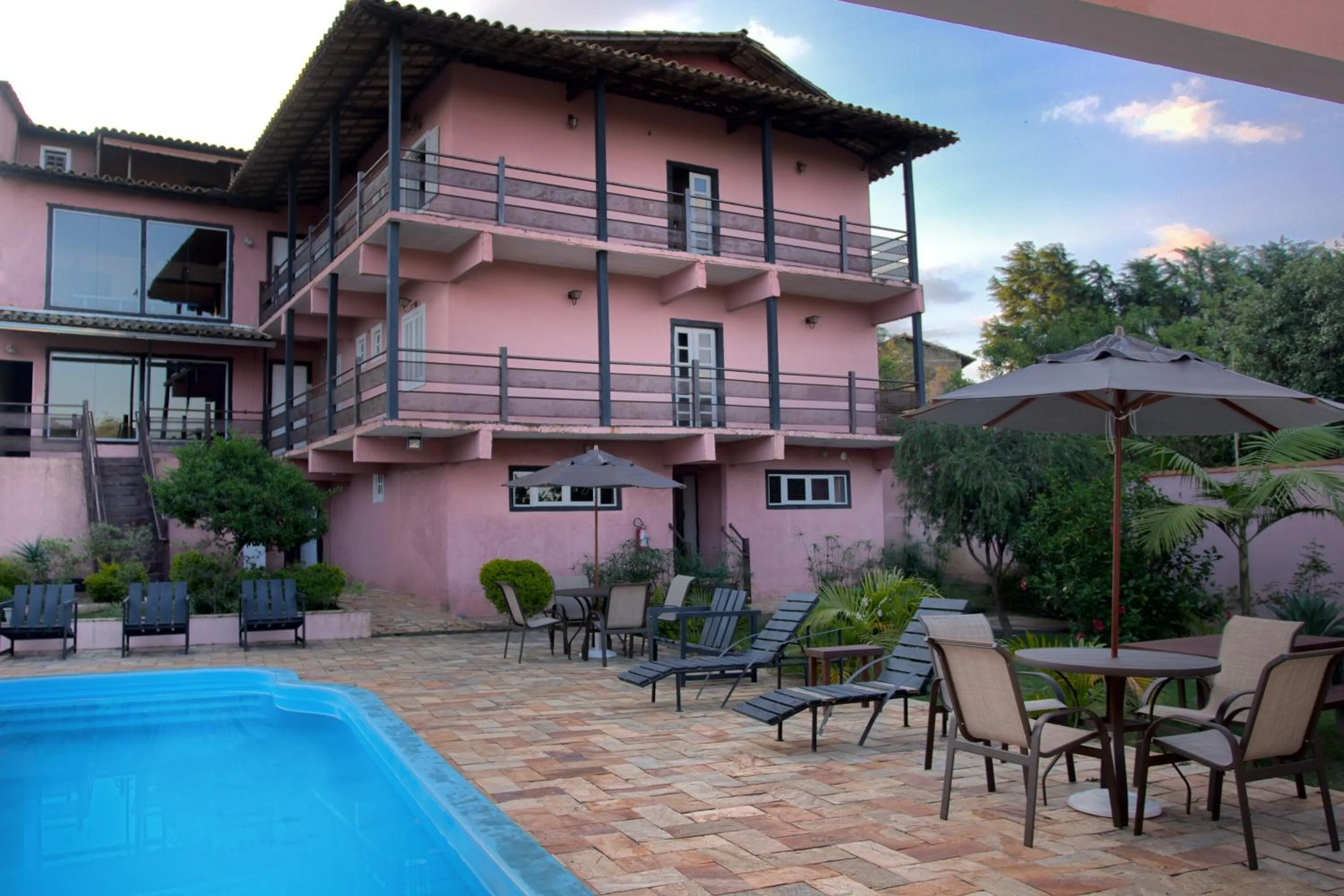 Property building in Pousada Província