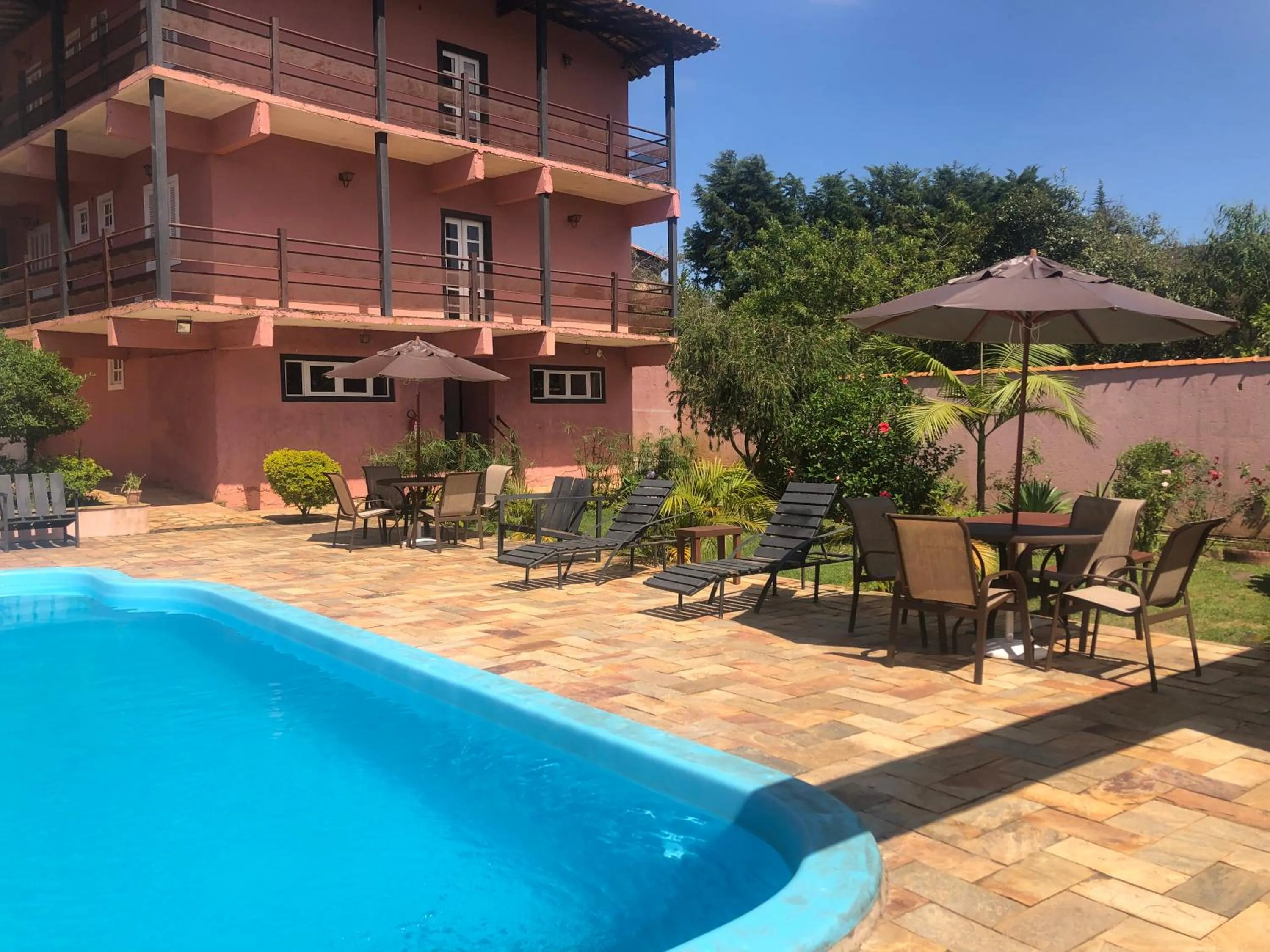 Property building in Pousada Província