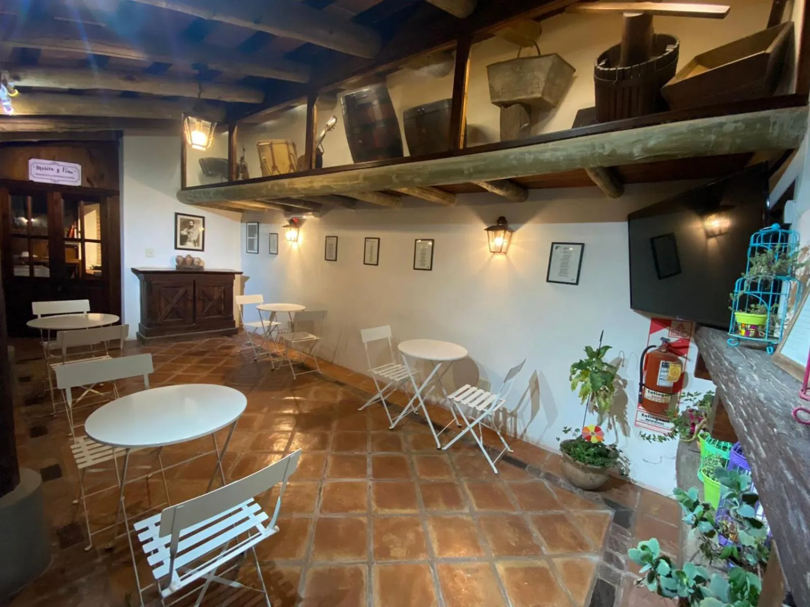 Lounge or bar in Posada de los Poetas Hotel Boutique