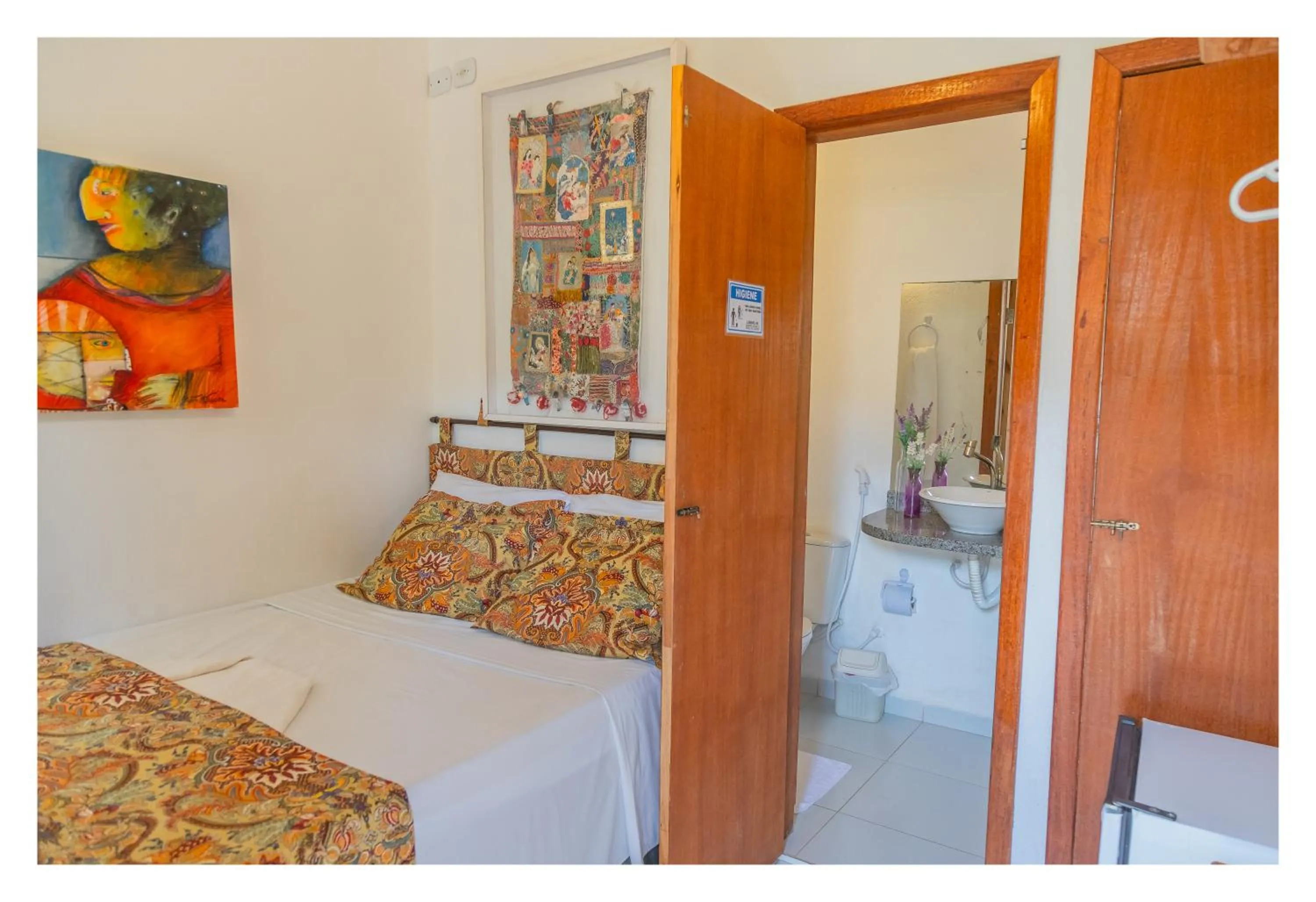 Photo of the whole room, Bed in Pousada Cravo e Canela