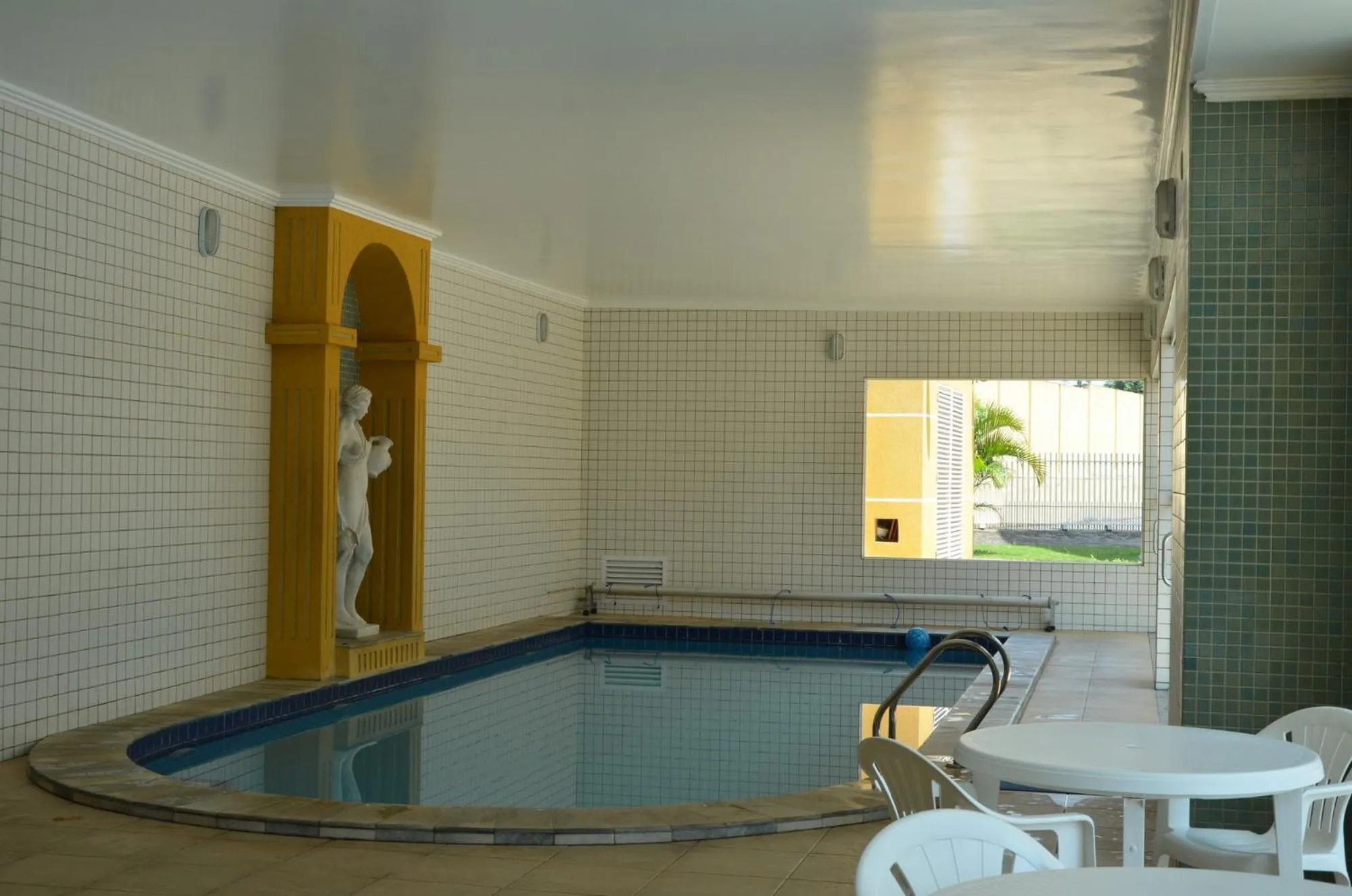 Swimming pool in Barbur Plaza Hotel